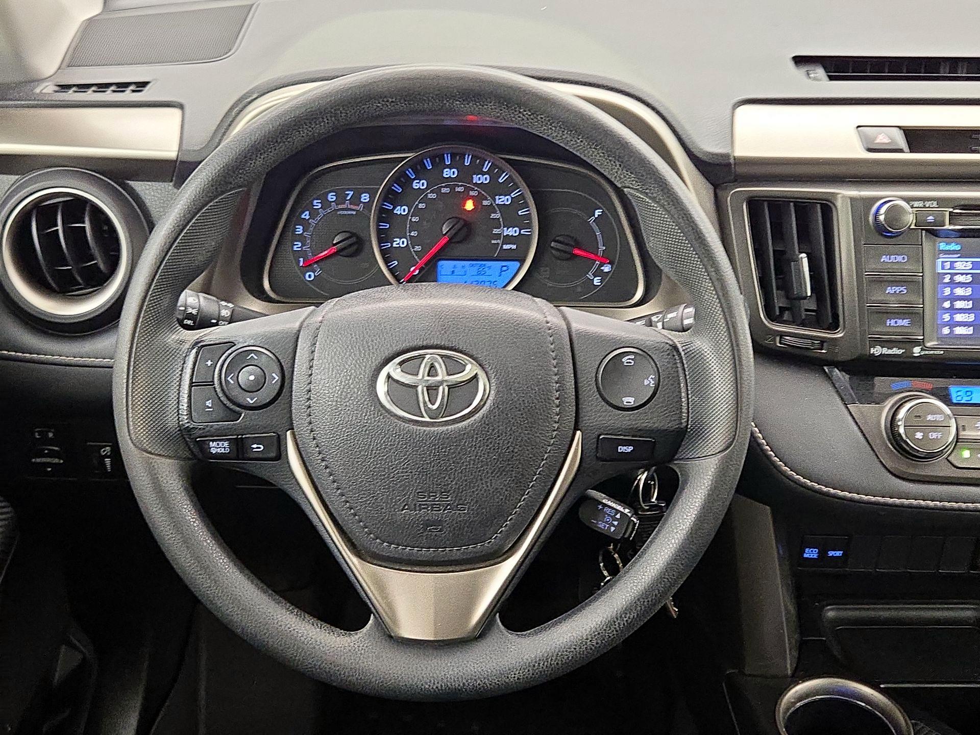 Thumbnail: 2014 Toyota RAV4 - 10