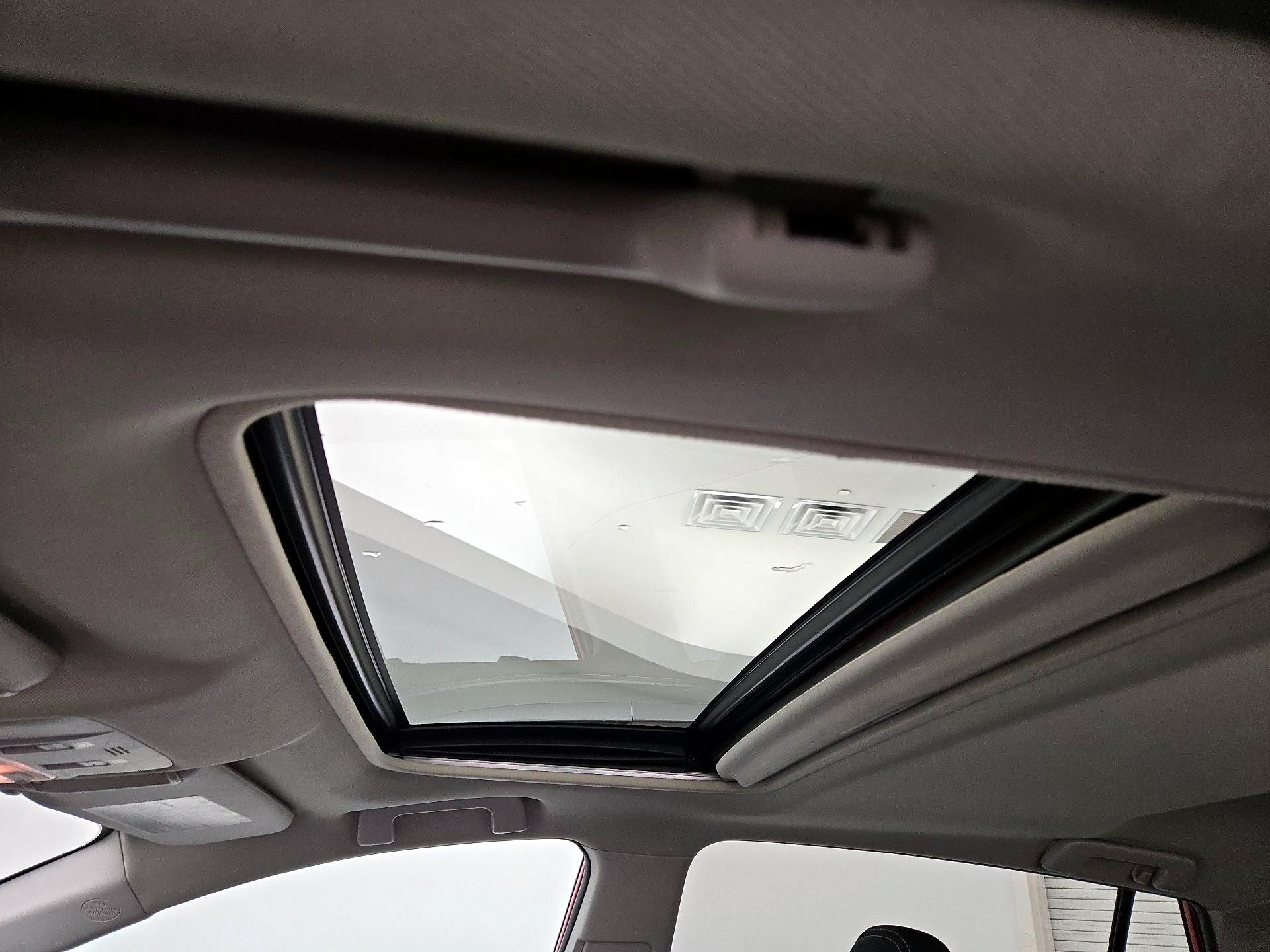 Thumbnail: 2014 Toyota RAV4 - 19