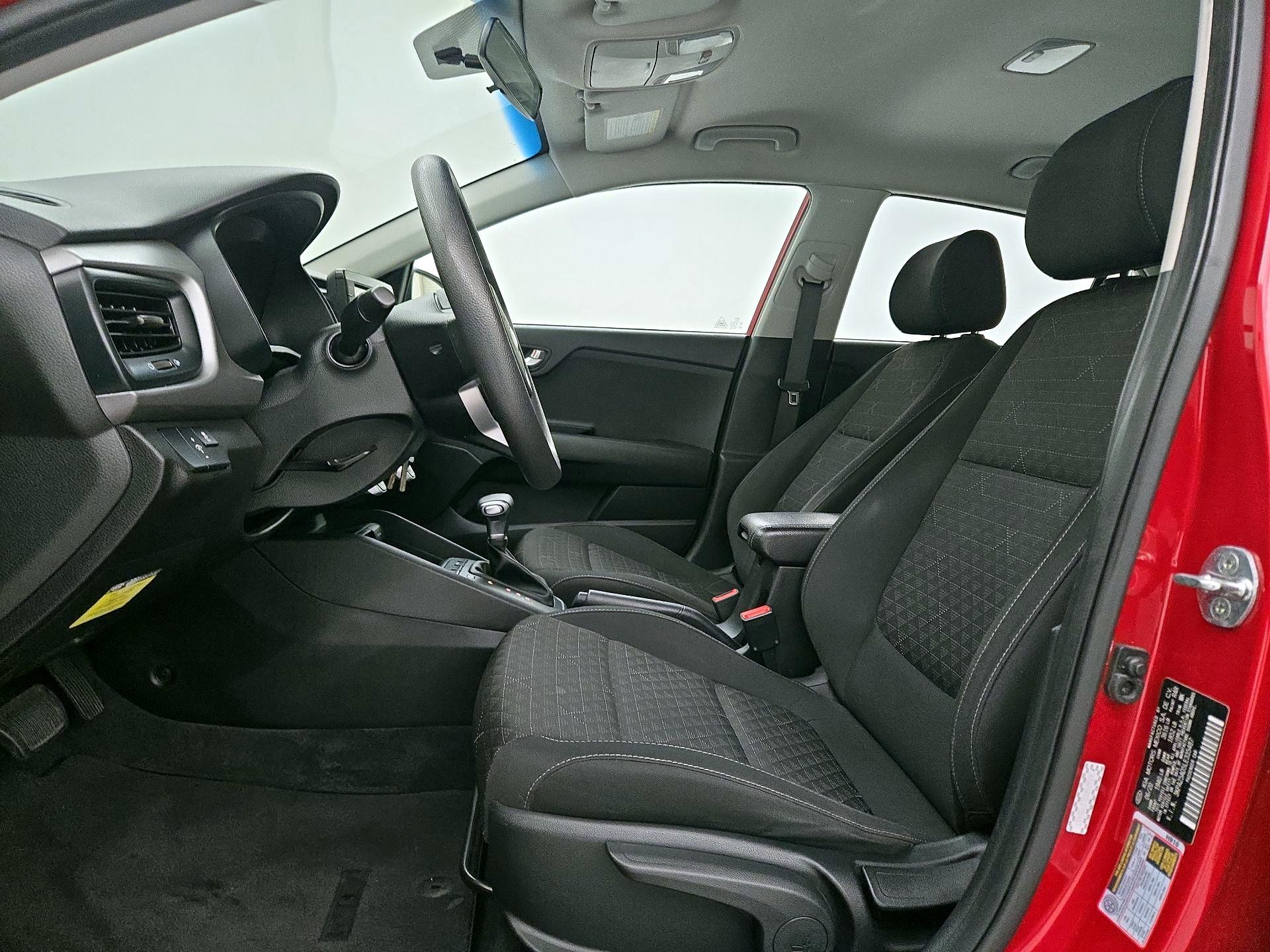 Thumbnail: 2020 Kia Rio5 - 11