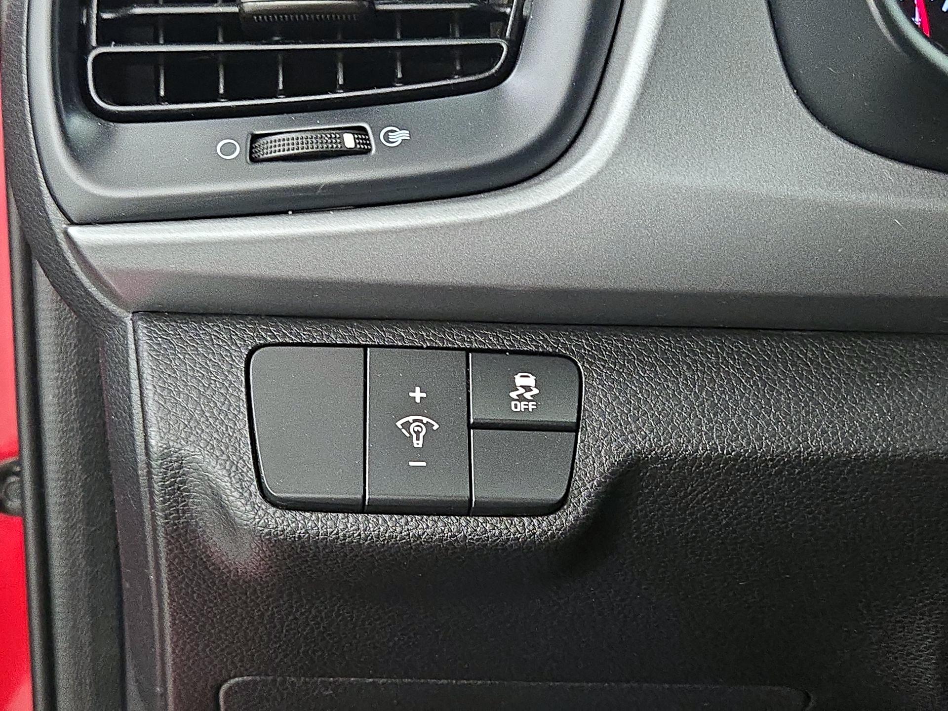 Thumbnail: 2020 Kia Rio5 - 13