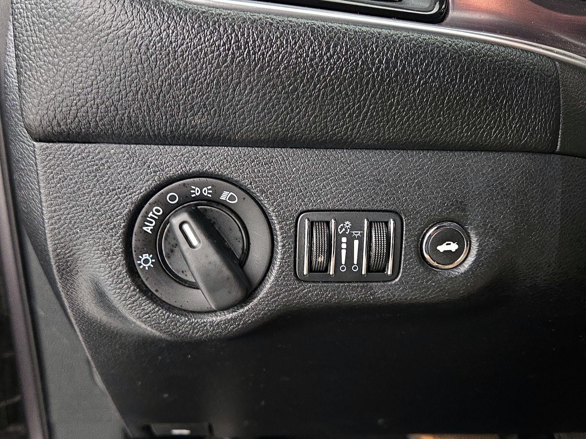 Thumbnail: 2015 Dodge Challenger - 13