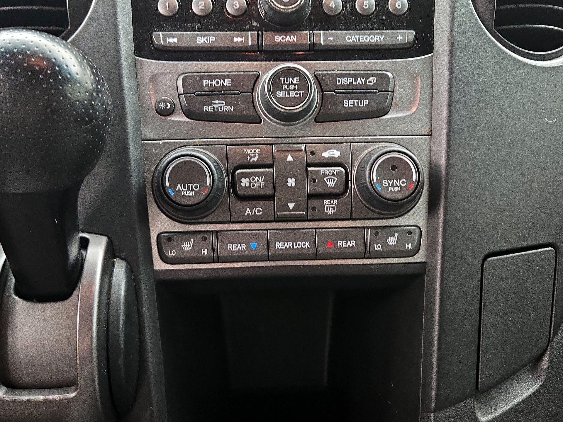 Thumbnail: 2015 Honda Pilot - 16