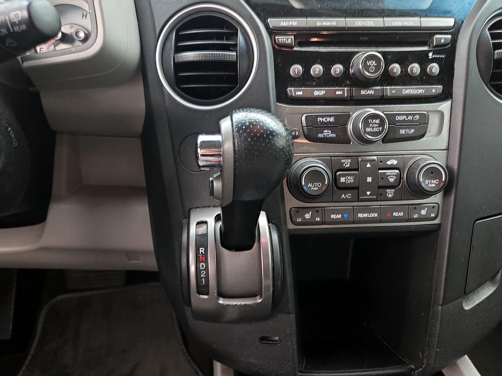 Thumbnail: 2015 Honda Pilot - 17