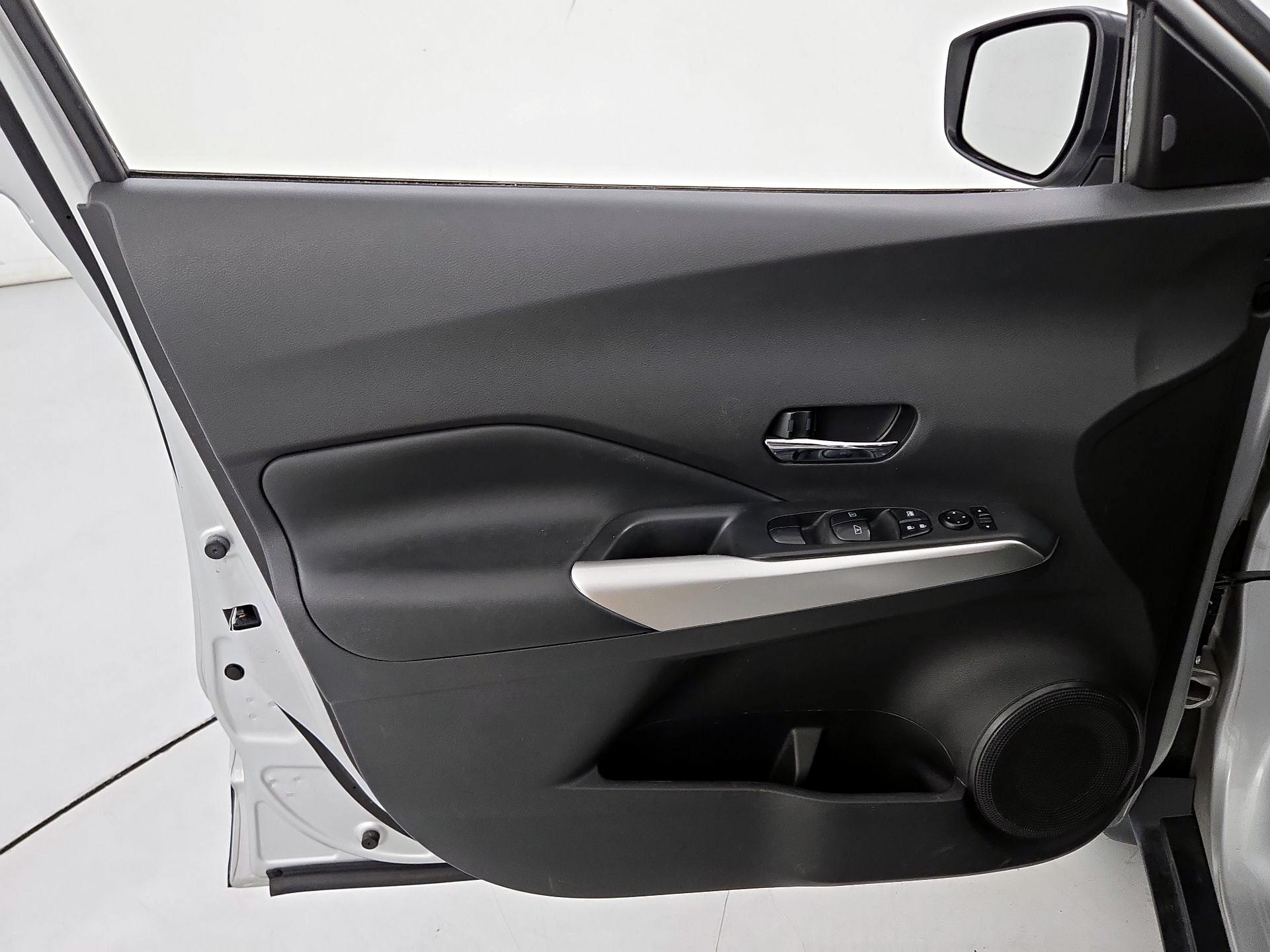 Thumbnail: 2020 Nissan Kicks - 12