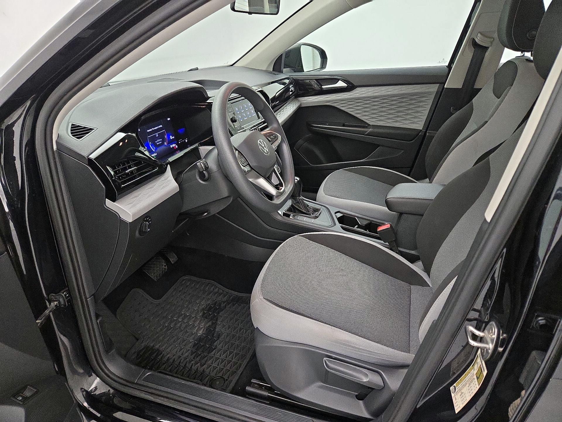 Thumbnail: 2022 Volkswagen Taos - 11