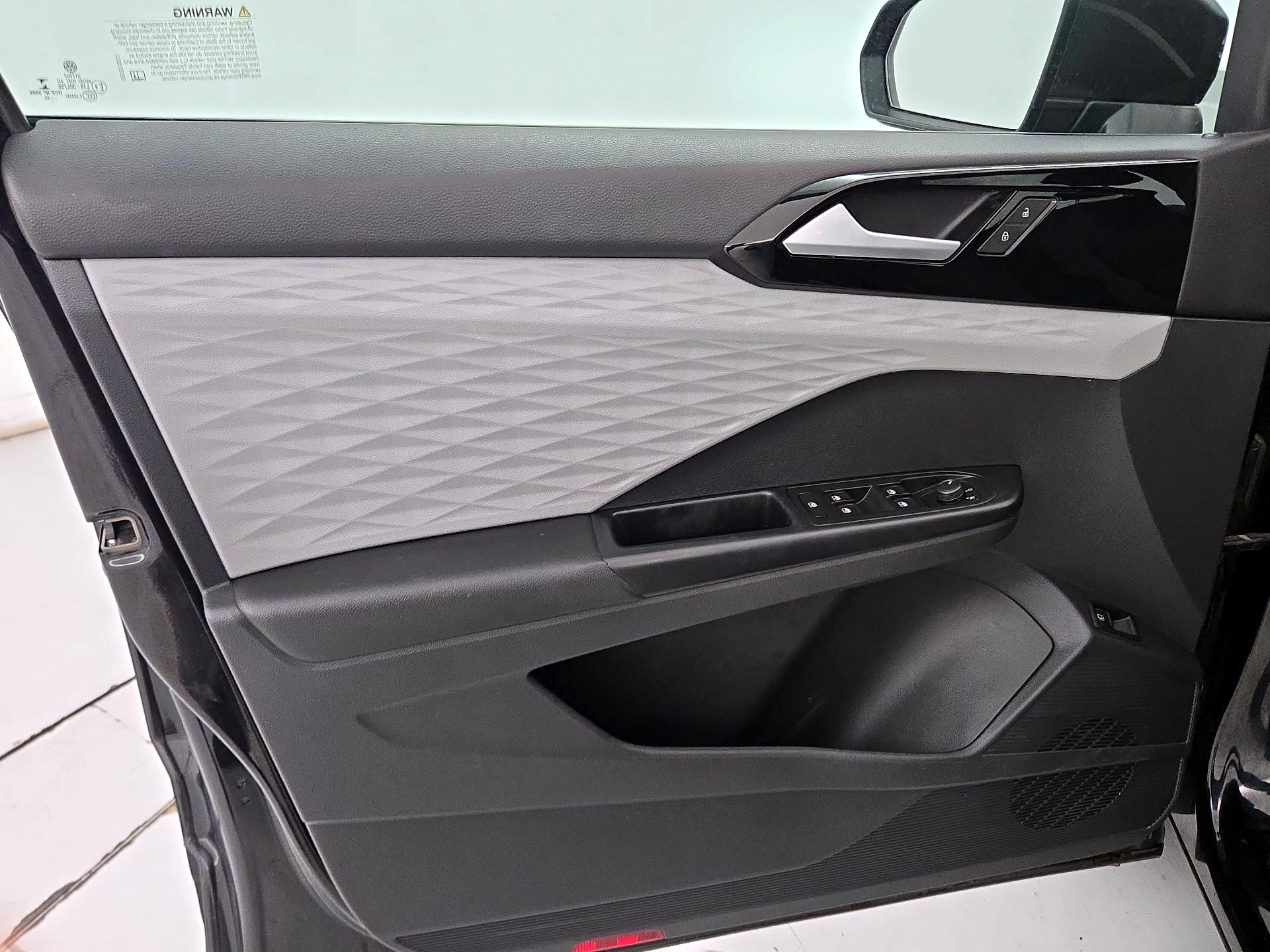 Thumbnail: 2022 Volkswagen Taos - 12