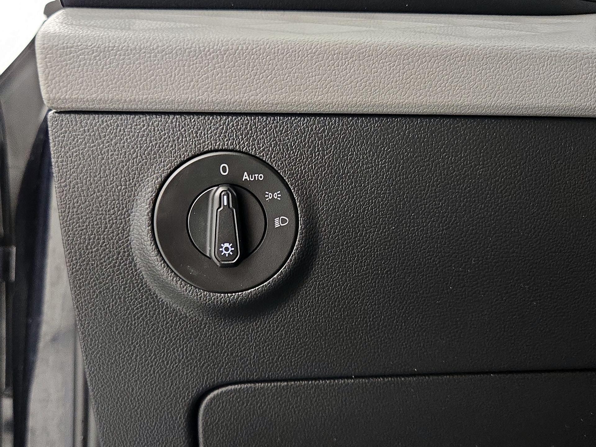 Thumbnail: 2022 Volkswagen Taos - 13