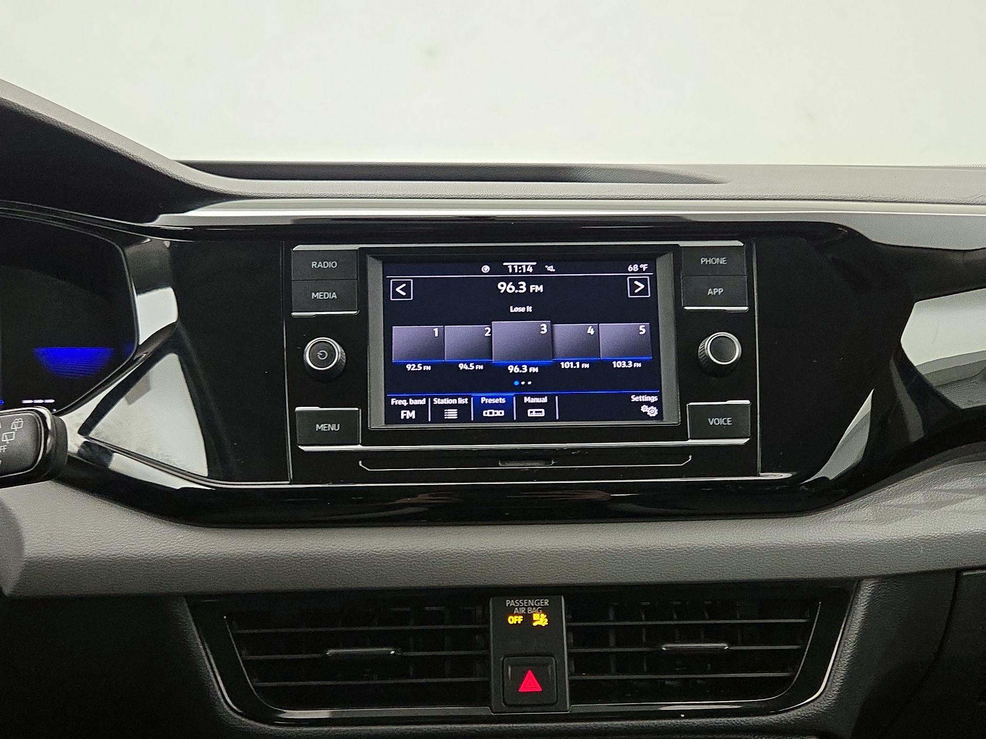 Thumbnail: 2022 Volkswagen Taos - 15