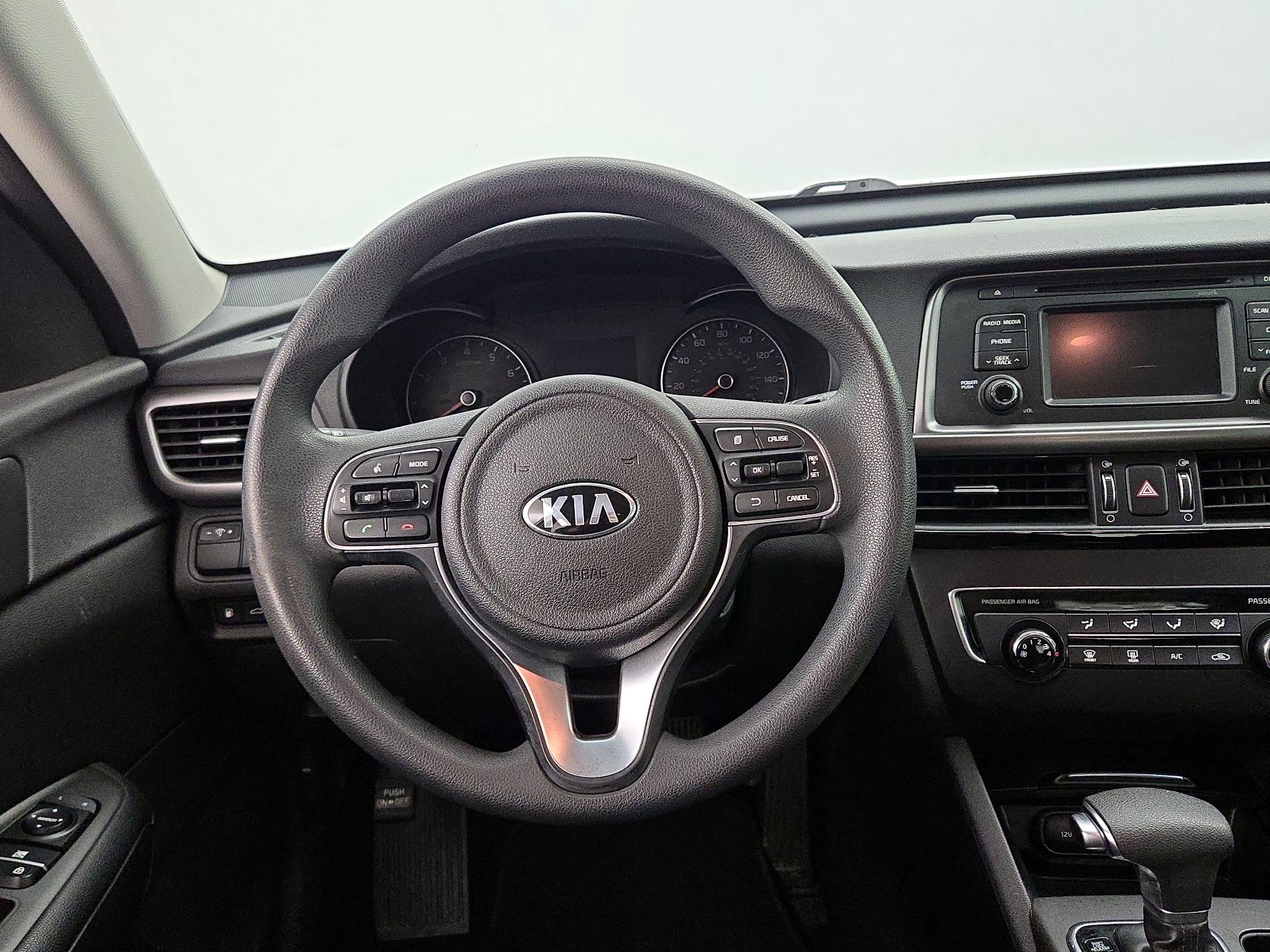 Thumbnail: 2016 Kia Optima - 10