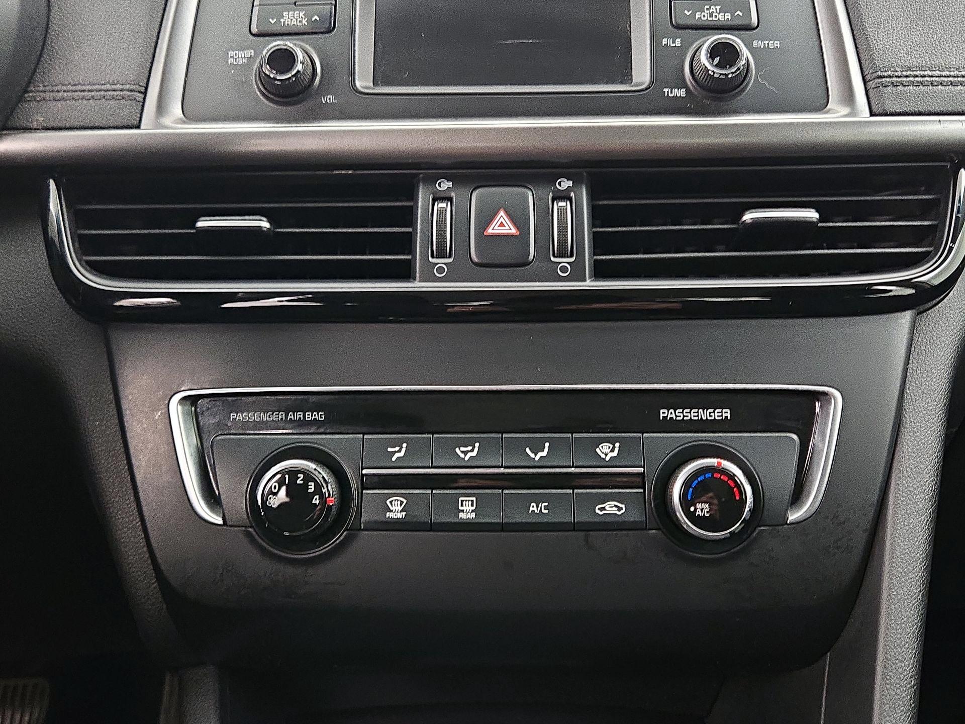 Thumbnail: 2016 Kia Optima - 16