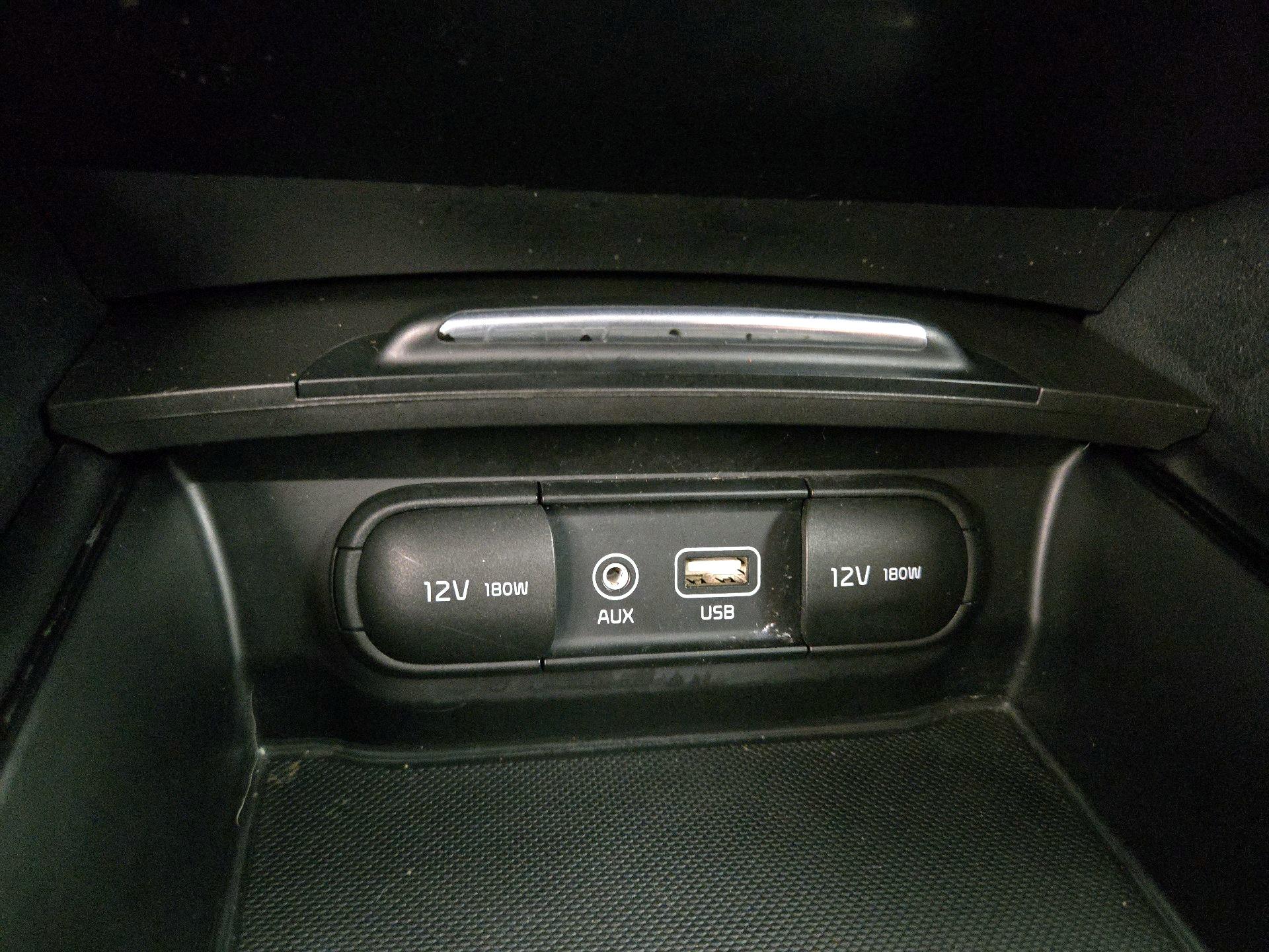 Thumbnail: 2016 Kia Optima - 18