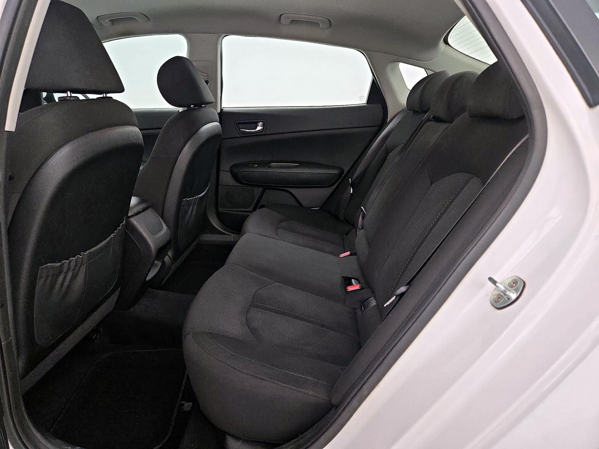 Thumbnail: 2016 Kia Optima - 19