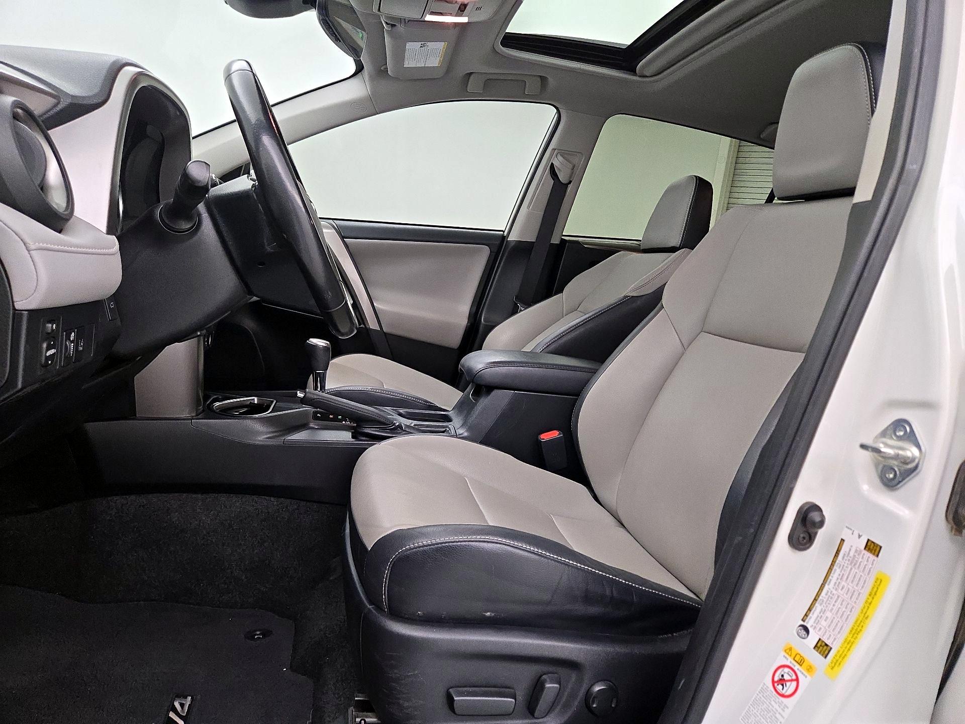 Thumbnail: 2018 Toyota RAV4 - 11