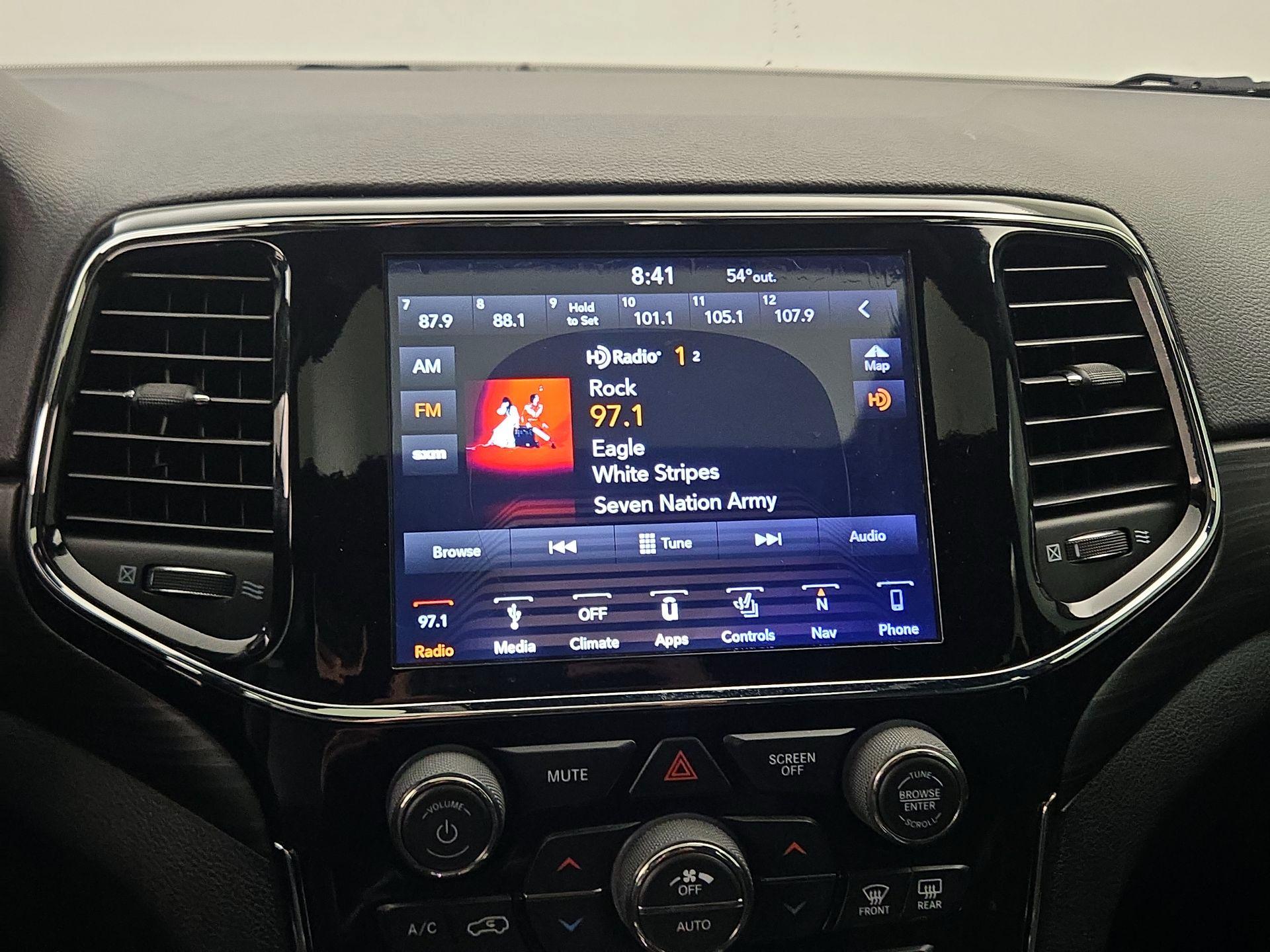 Thumbnail: 2019 Jeep Grand Cherokee - 16