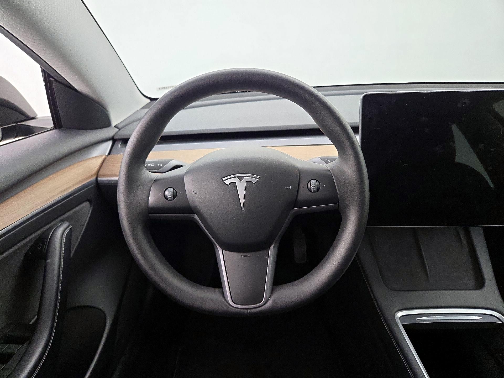 Thumbnail: 2023 Tesla Model 3 - 10