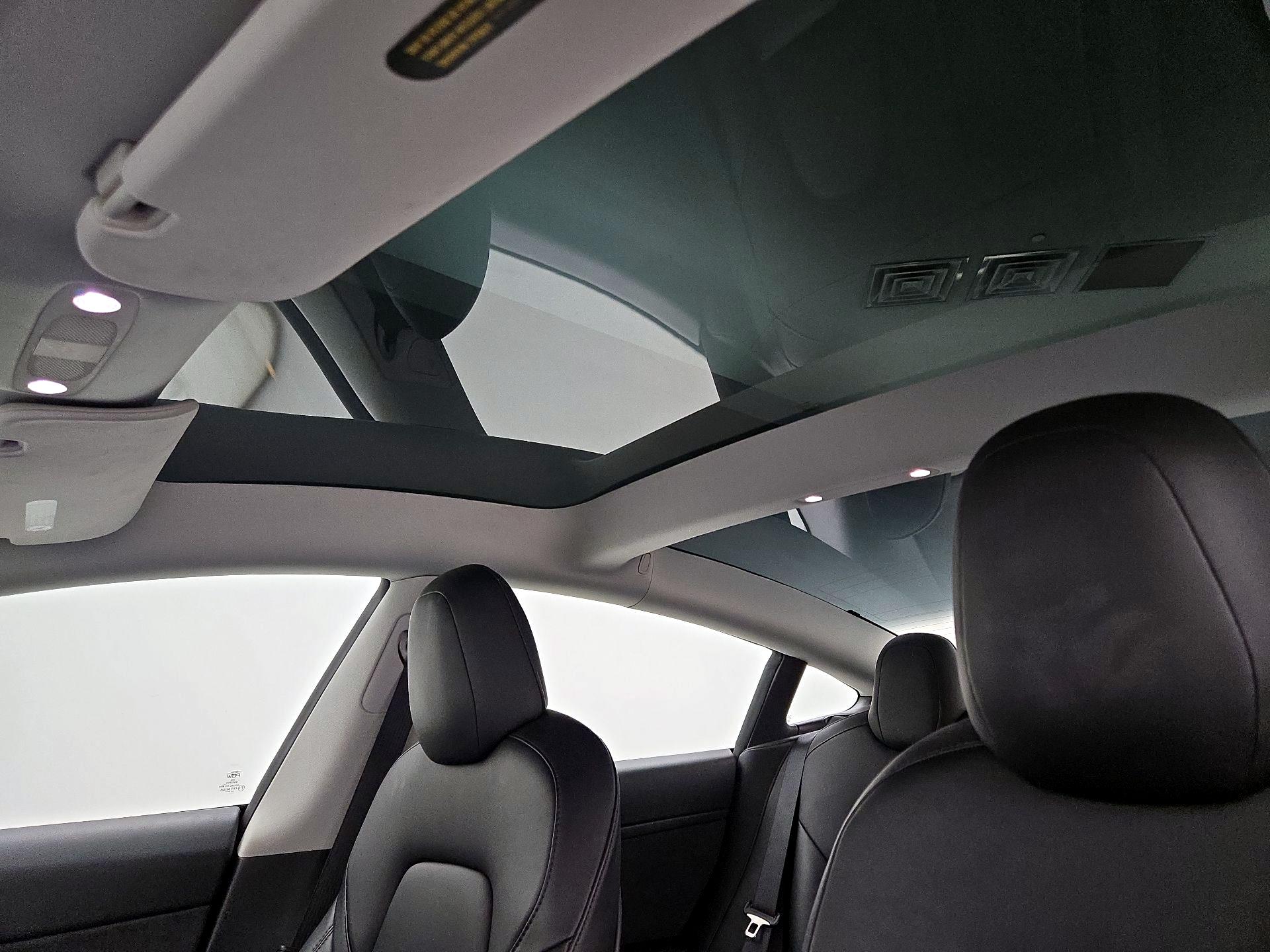 Thumbnail: 2023 Tesla Model 3 - 19