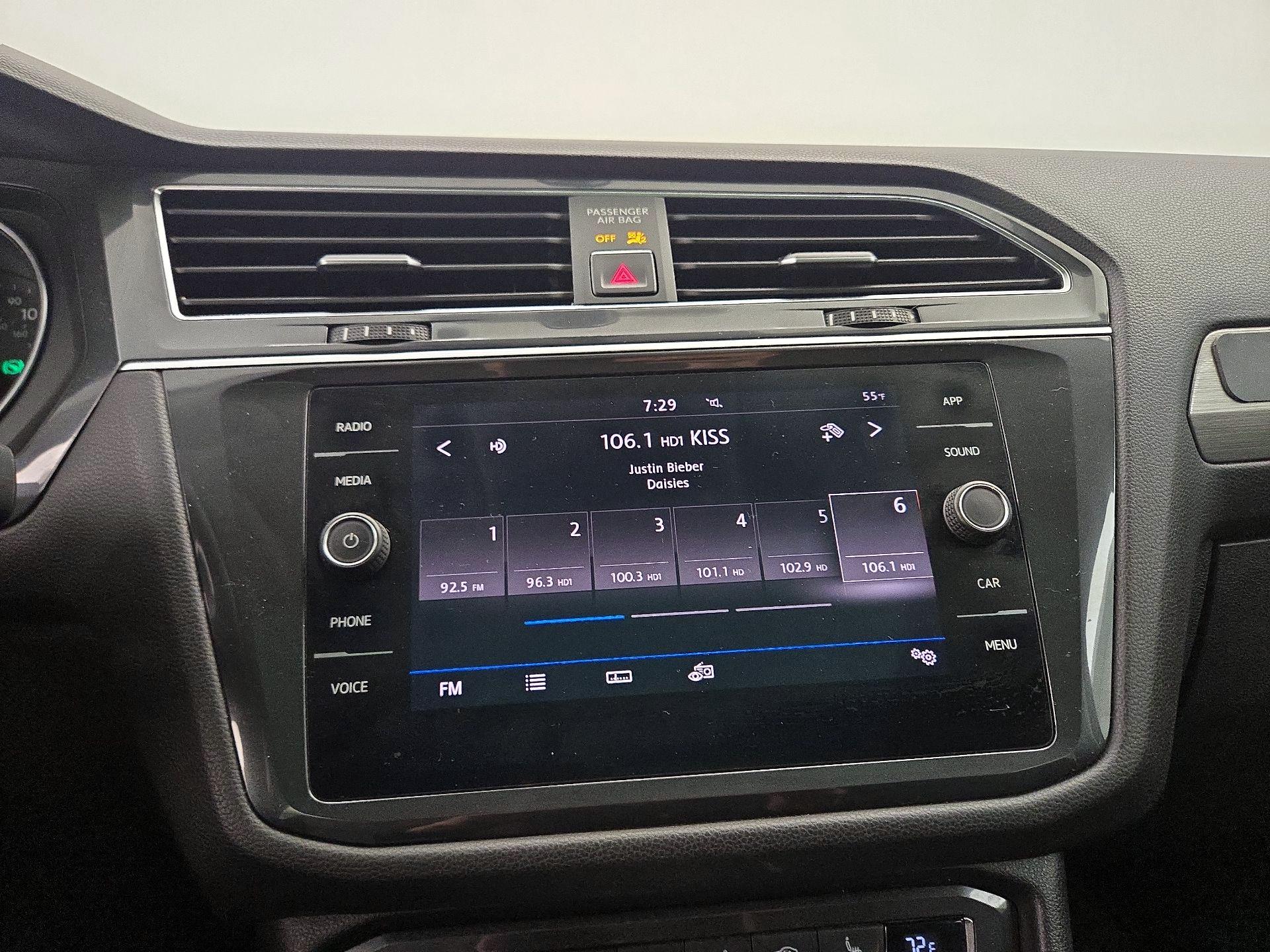 Thumbnail: 2018 Volkswagen Tiguan - 15