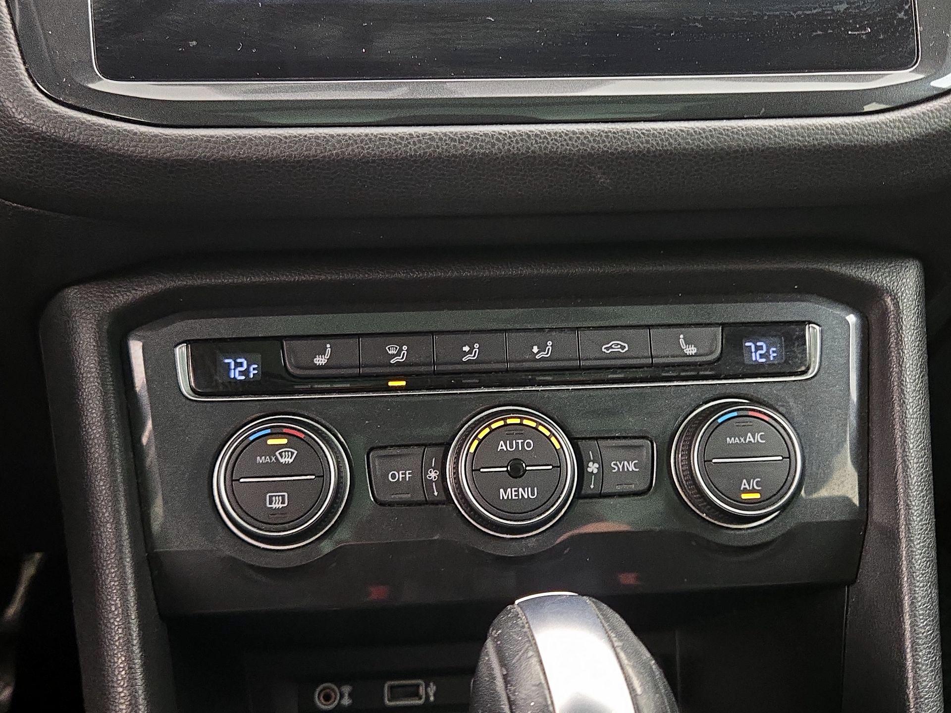 Thumbnail: 2018 Volkswagen Tiguan - 16