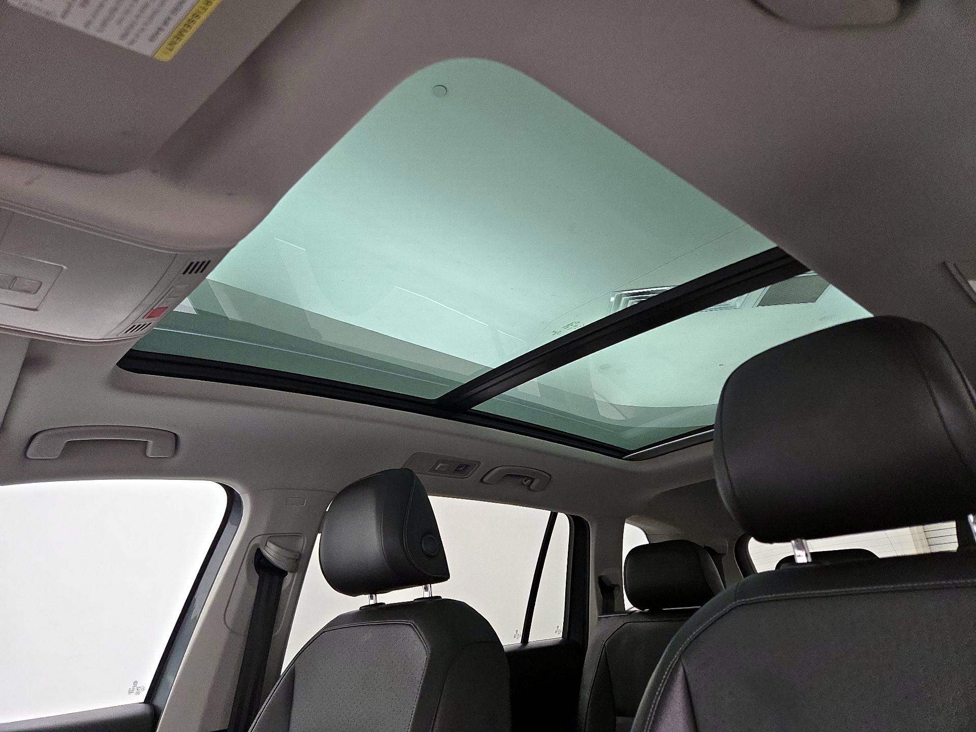 Thumbnail: 2018 Volkswagen Tiguan - 19