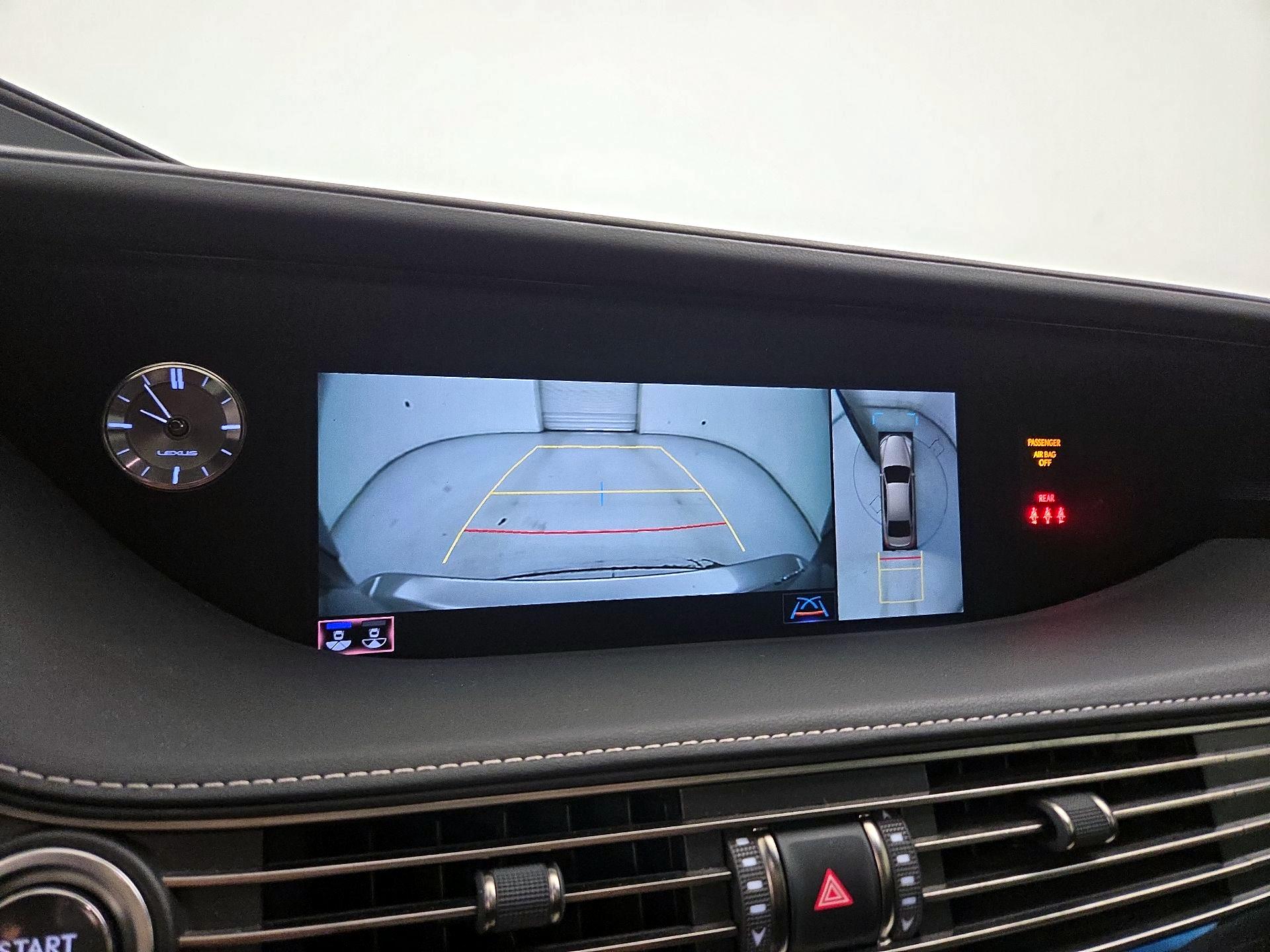 Thumbnail: 2020 Lexus LS - 15