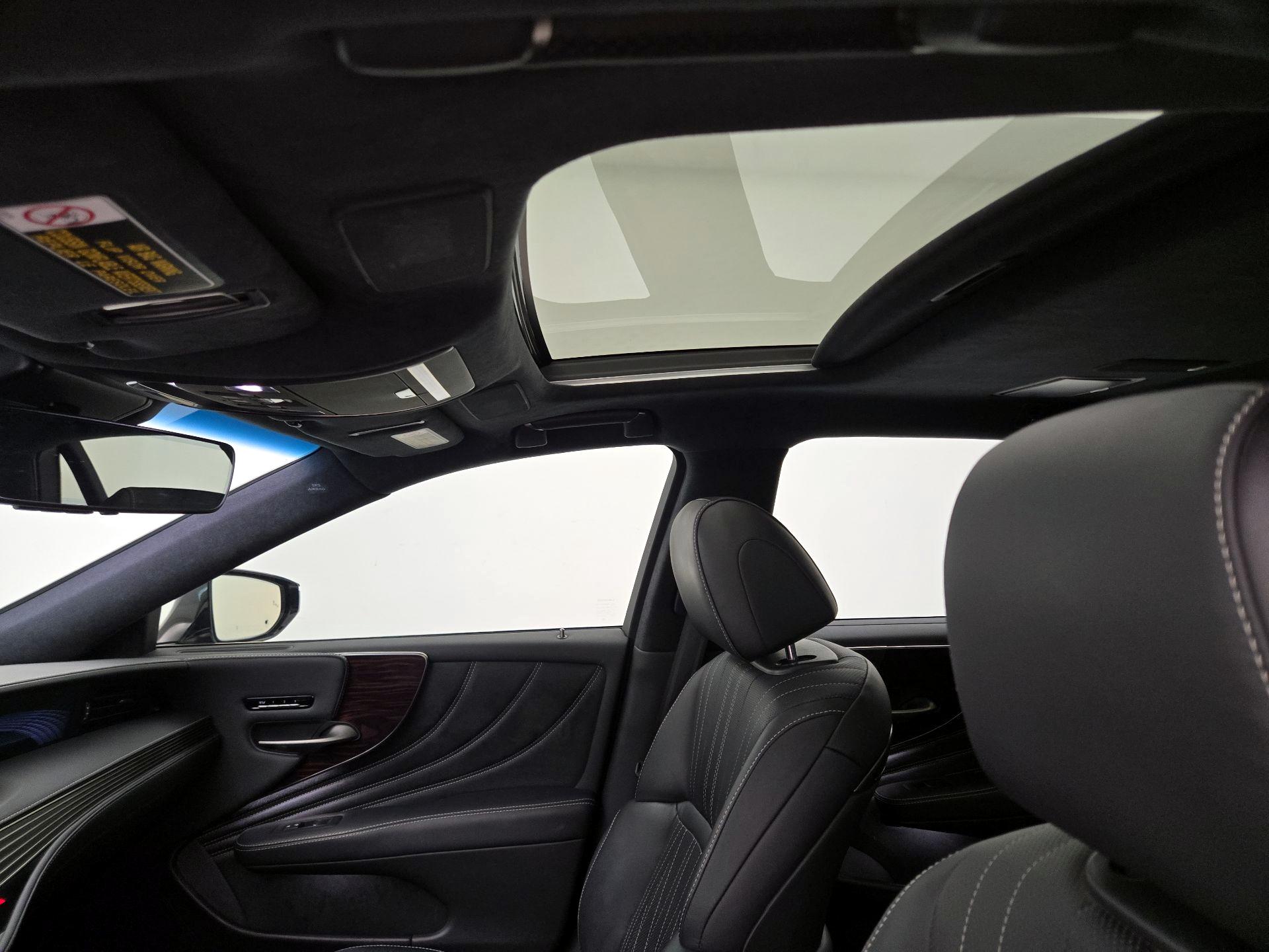 Thumbnail: 2020 Lexus LS - 20