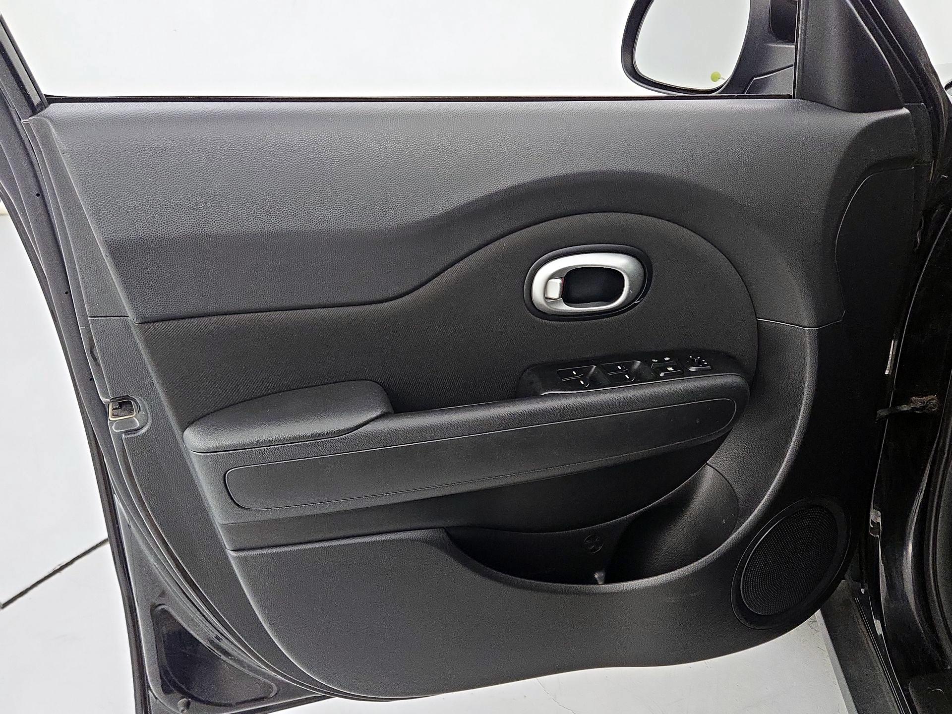 Thumbnail: 2016 Kia Soul - 12