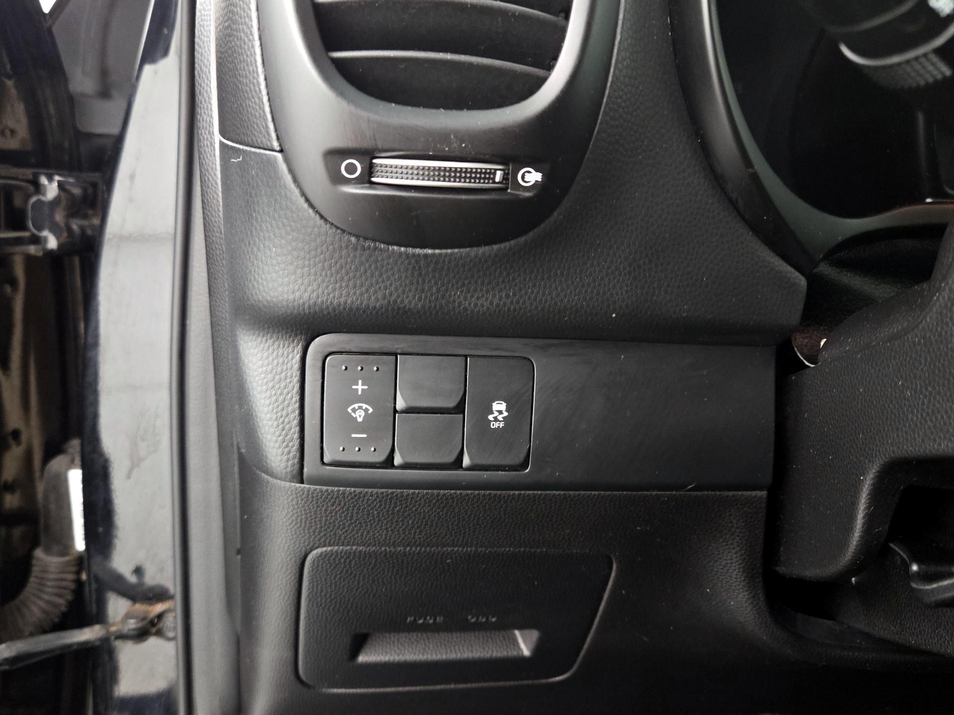 Thumbnail: 2016 Kia Soul - 13