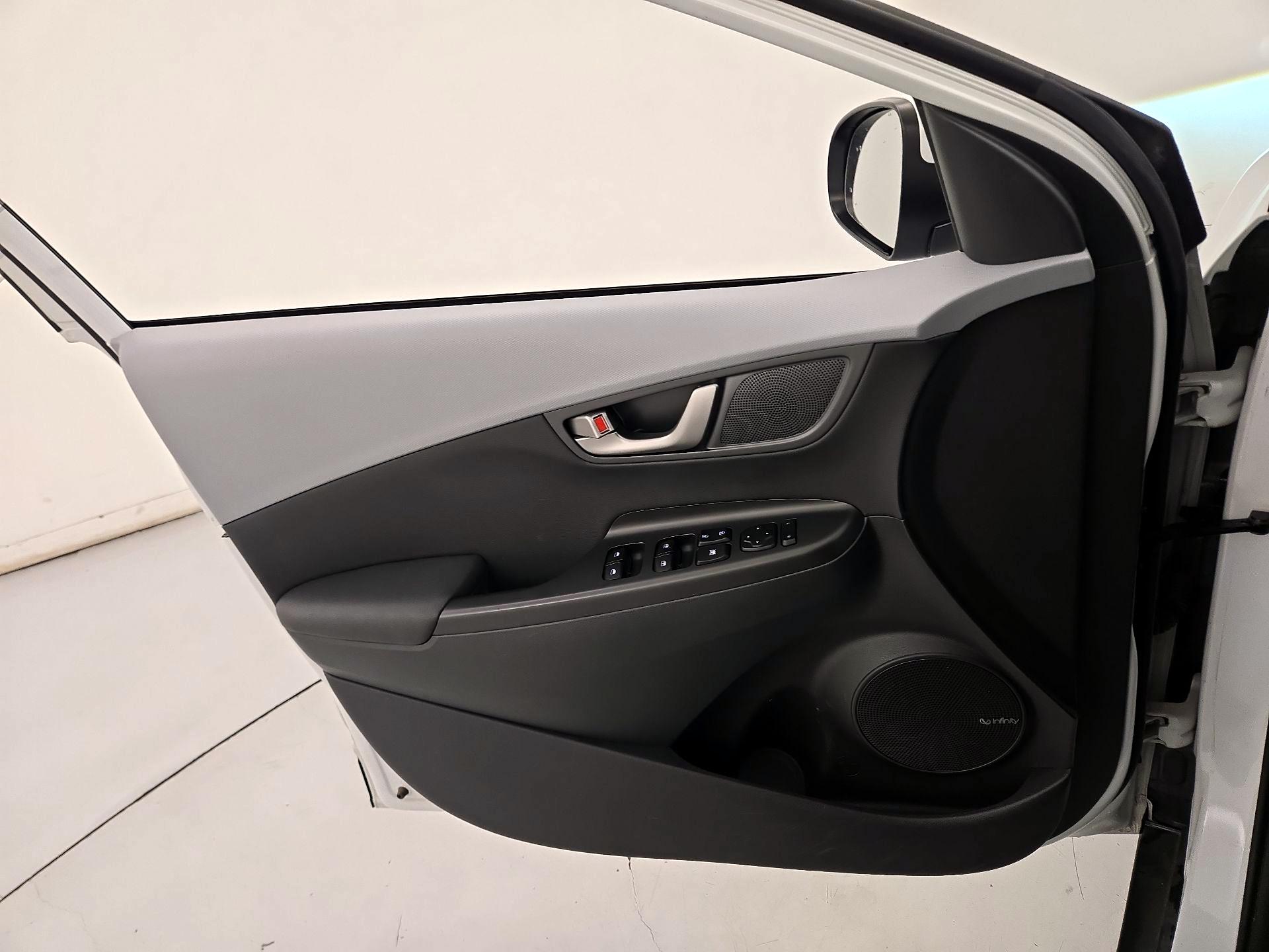 Thumbnail: 2020 Hyundai Kona - 12