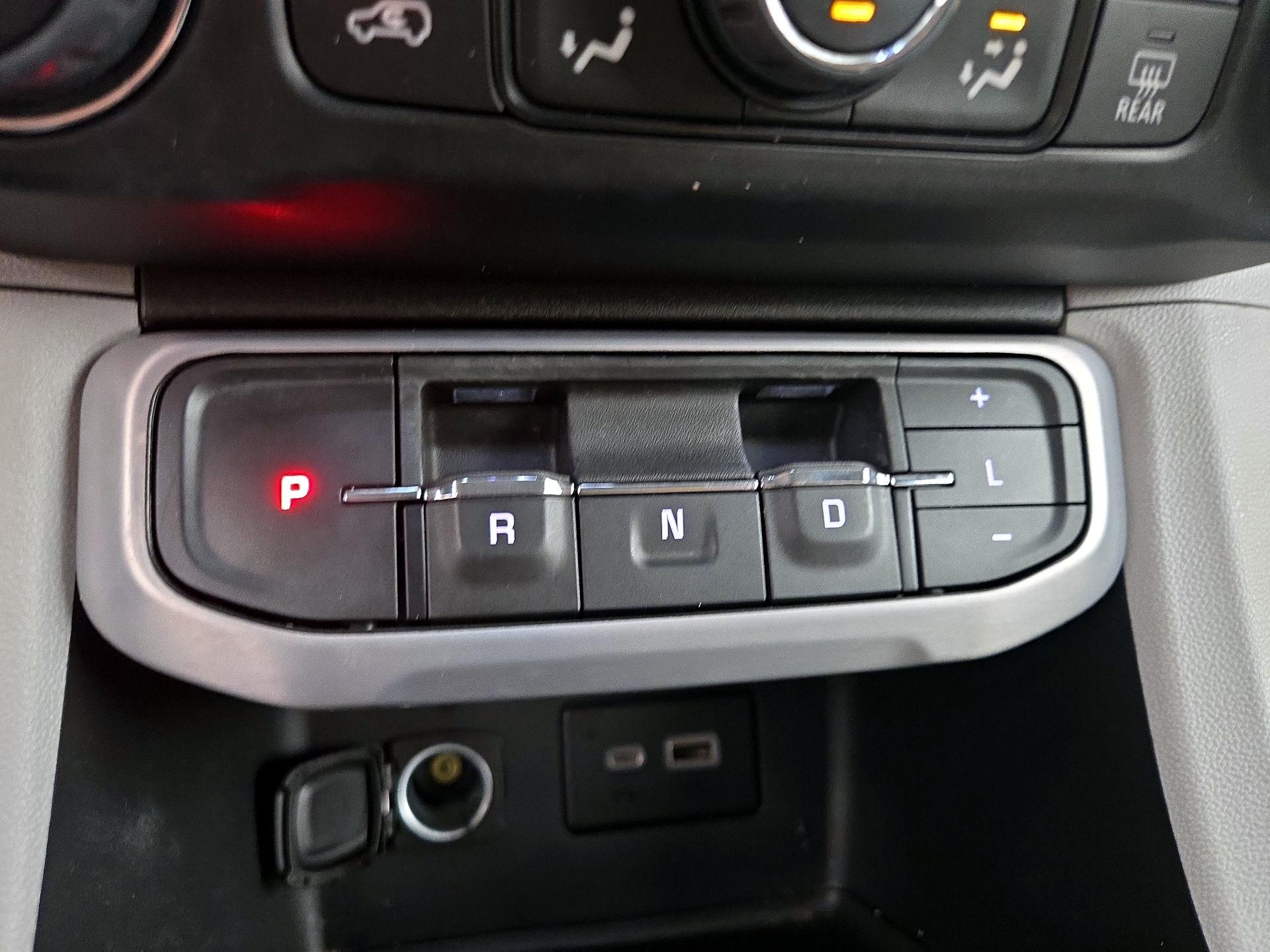 Thumbnail: 2022 GMC Acadia - 17