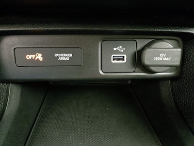 USB/AUX Ports