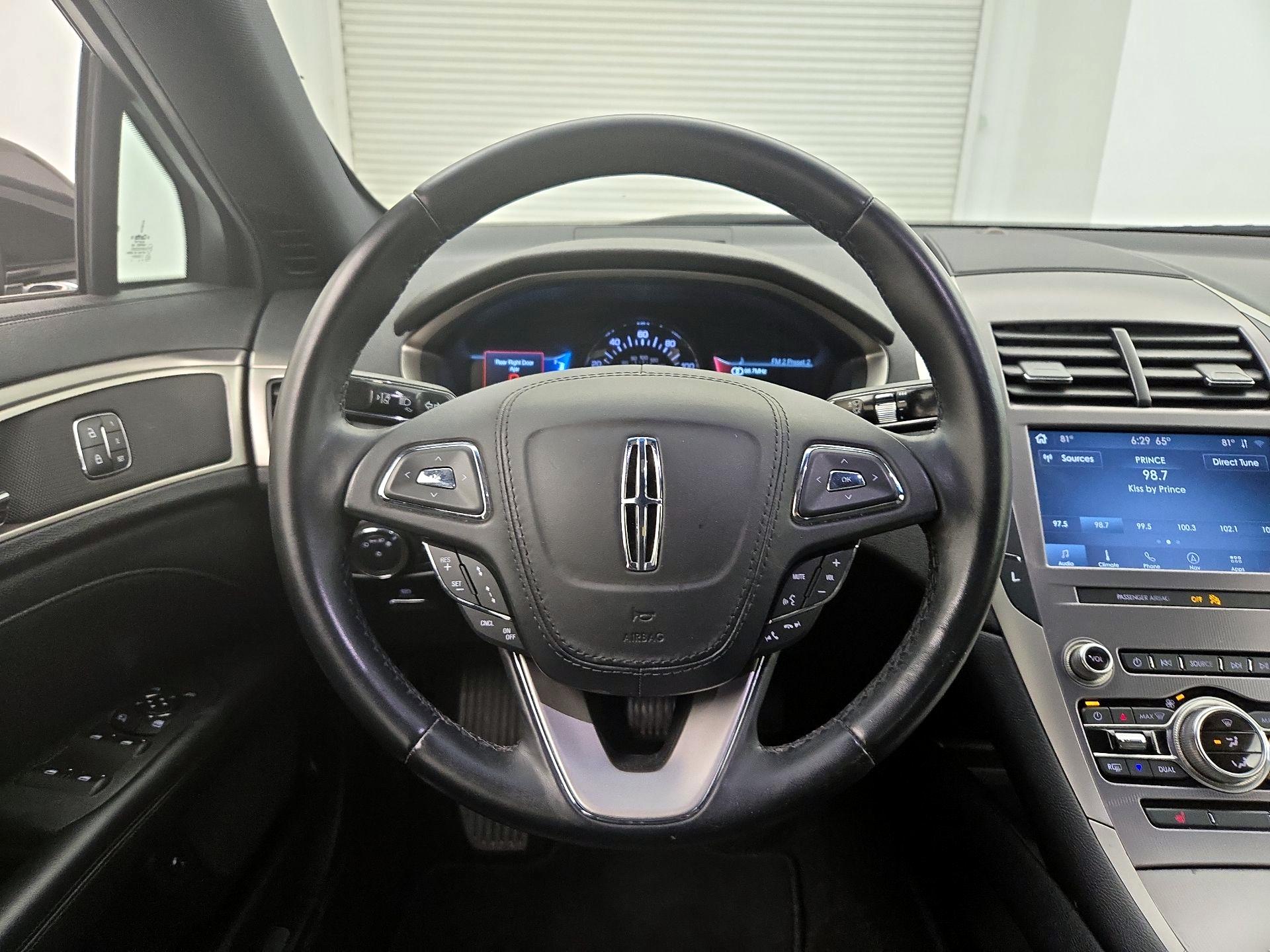 Thumbnail: 2020 Lincoln MKZ - 10