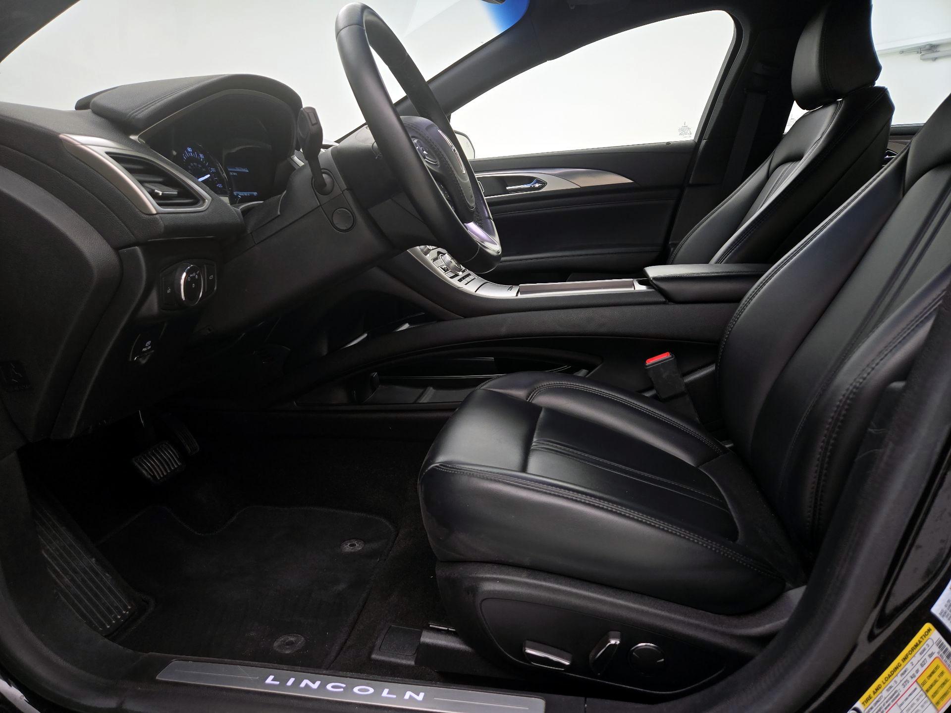 Thumbnail: 2020 Lincoln MKZ - 11