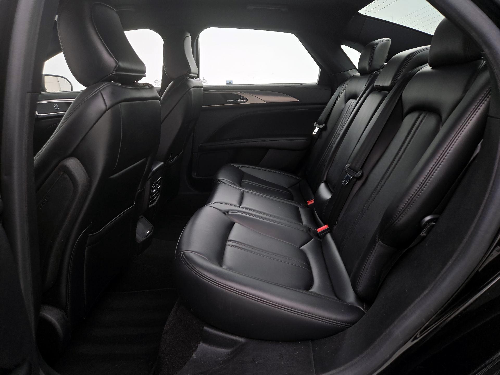 Thumbnail: 2020 Lincoln MKZ - 20