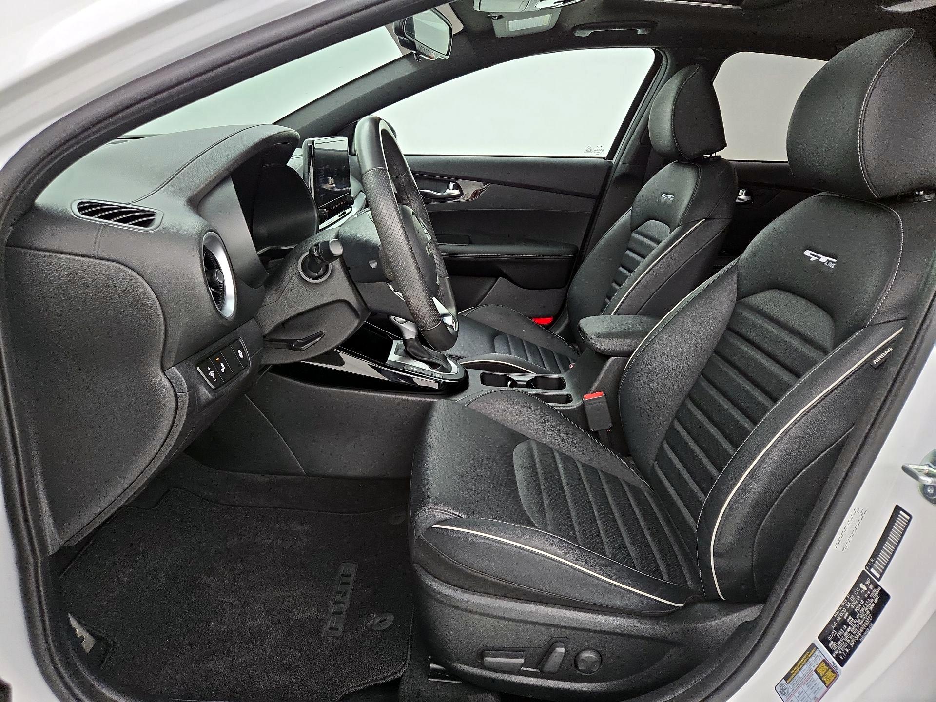 Thumbnail: 2023 Kia Forte - 11