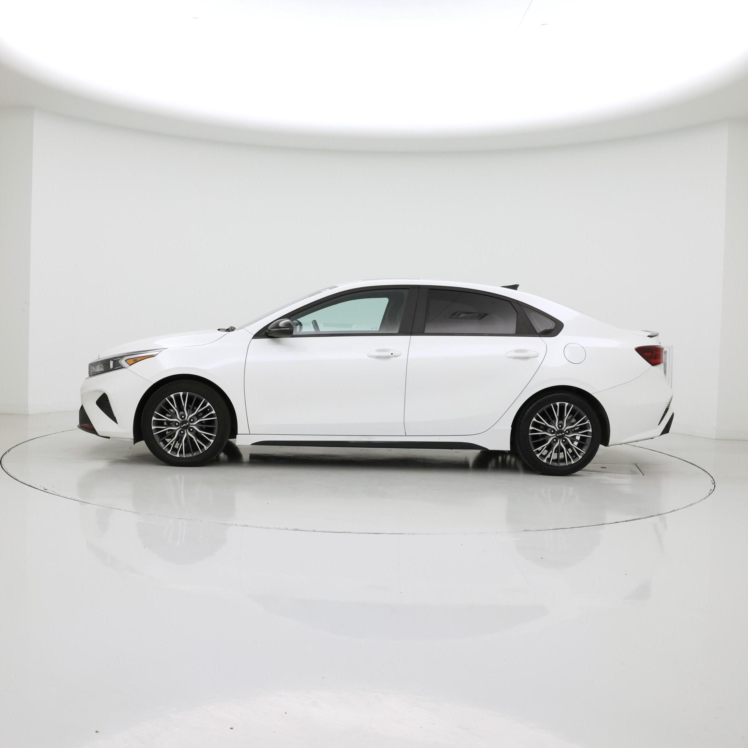 Thumbnail: 2023 Kia Forte - 3