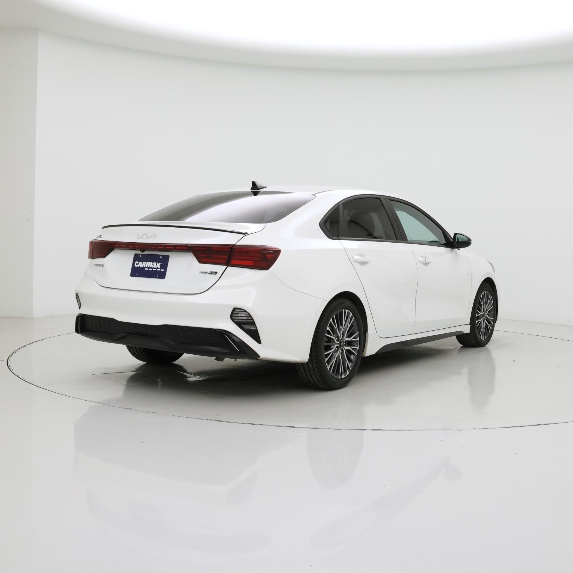 Thumbnail: 2023 Kia Forte - 8