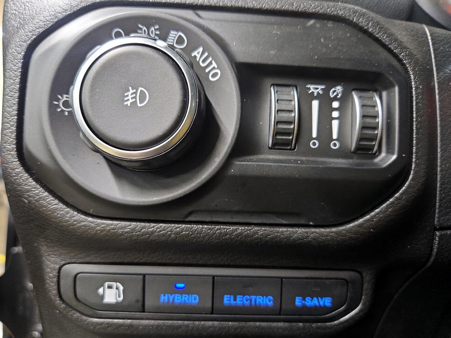 Thumbnail: 2021 Jeep Wrangler - 13