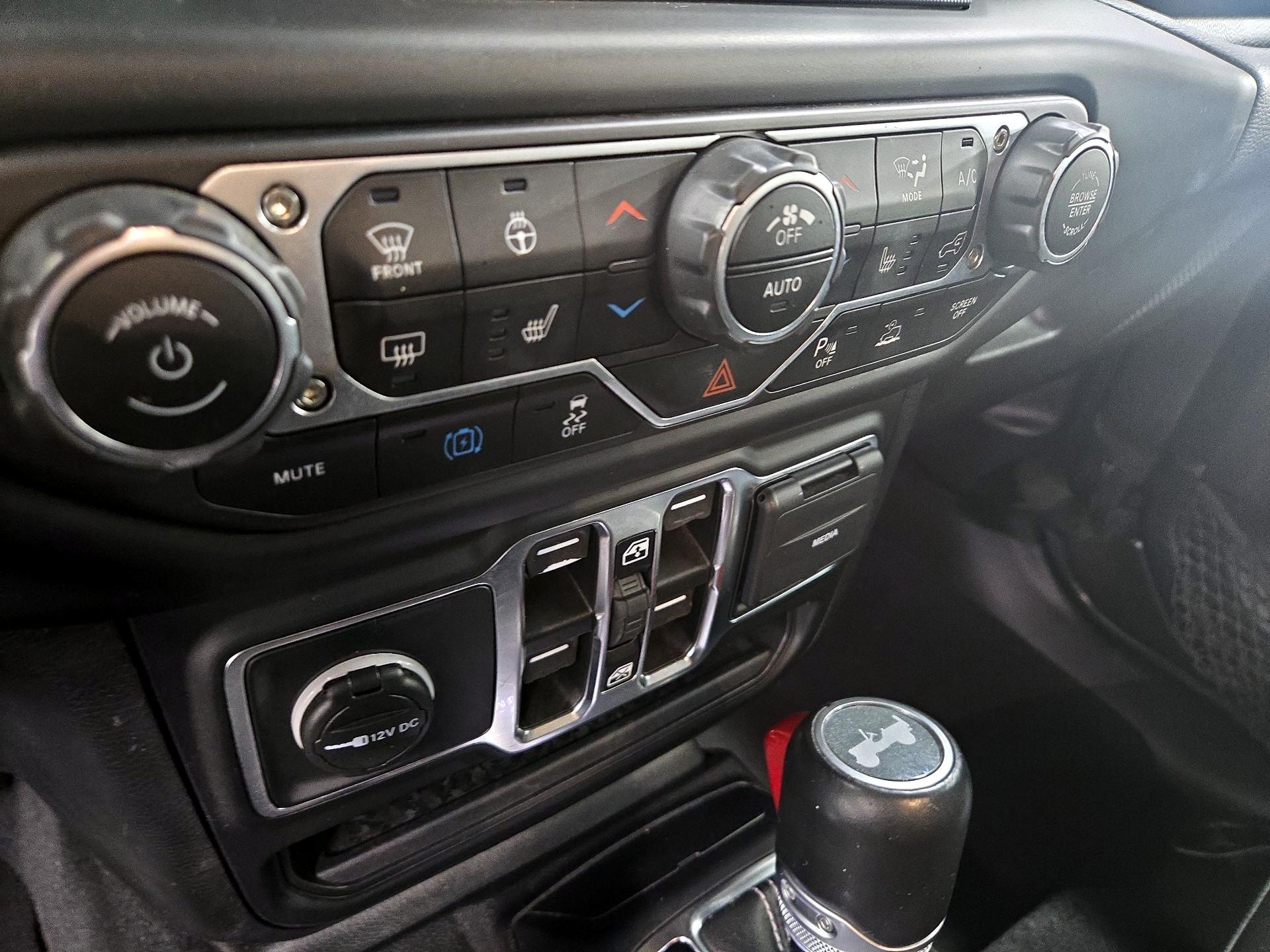 Thumbnail: 2021 Jeep Wrangler - 15