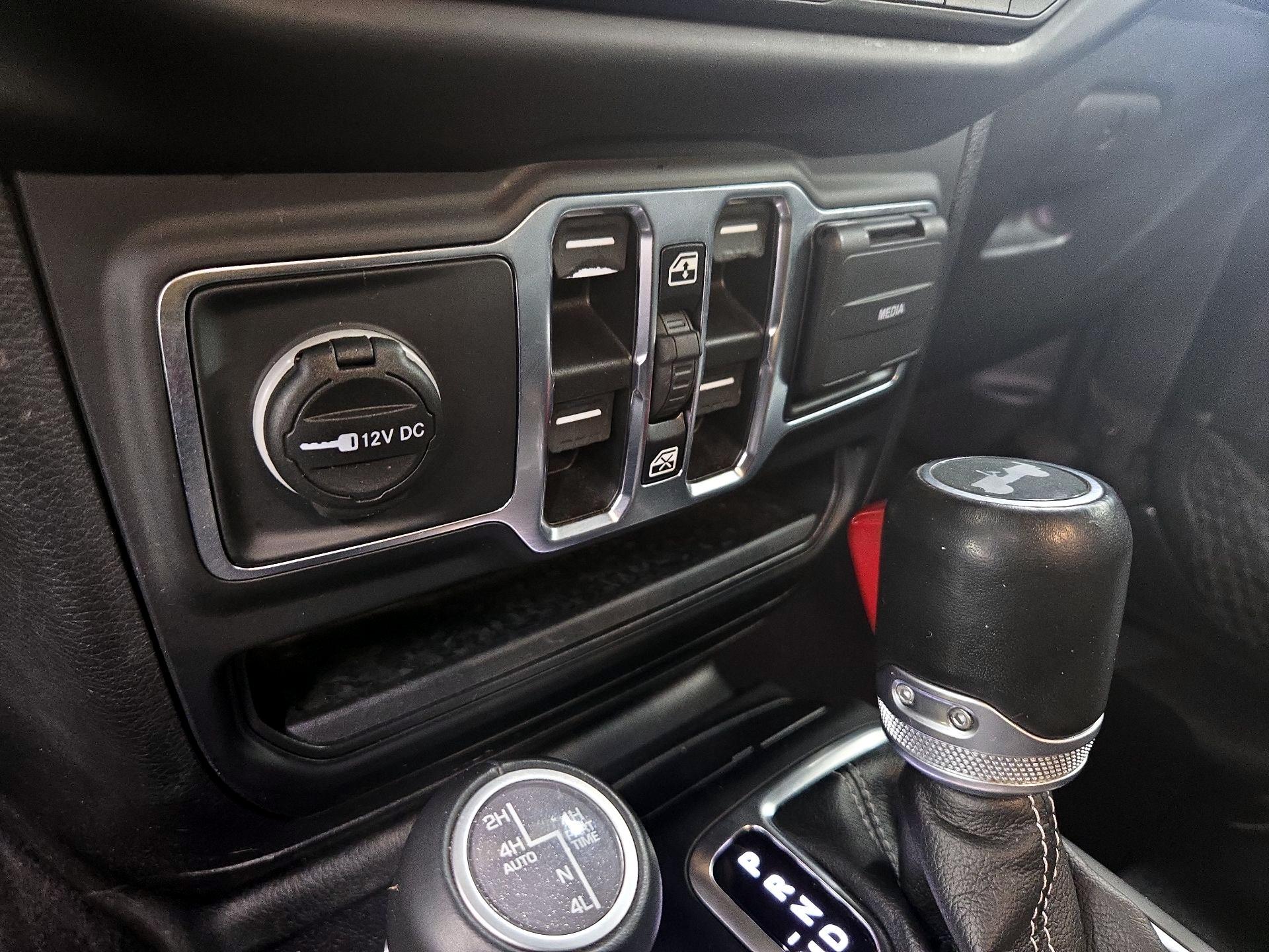 Thumbnail: 2021 Jeep Wrangler - 17