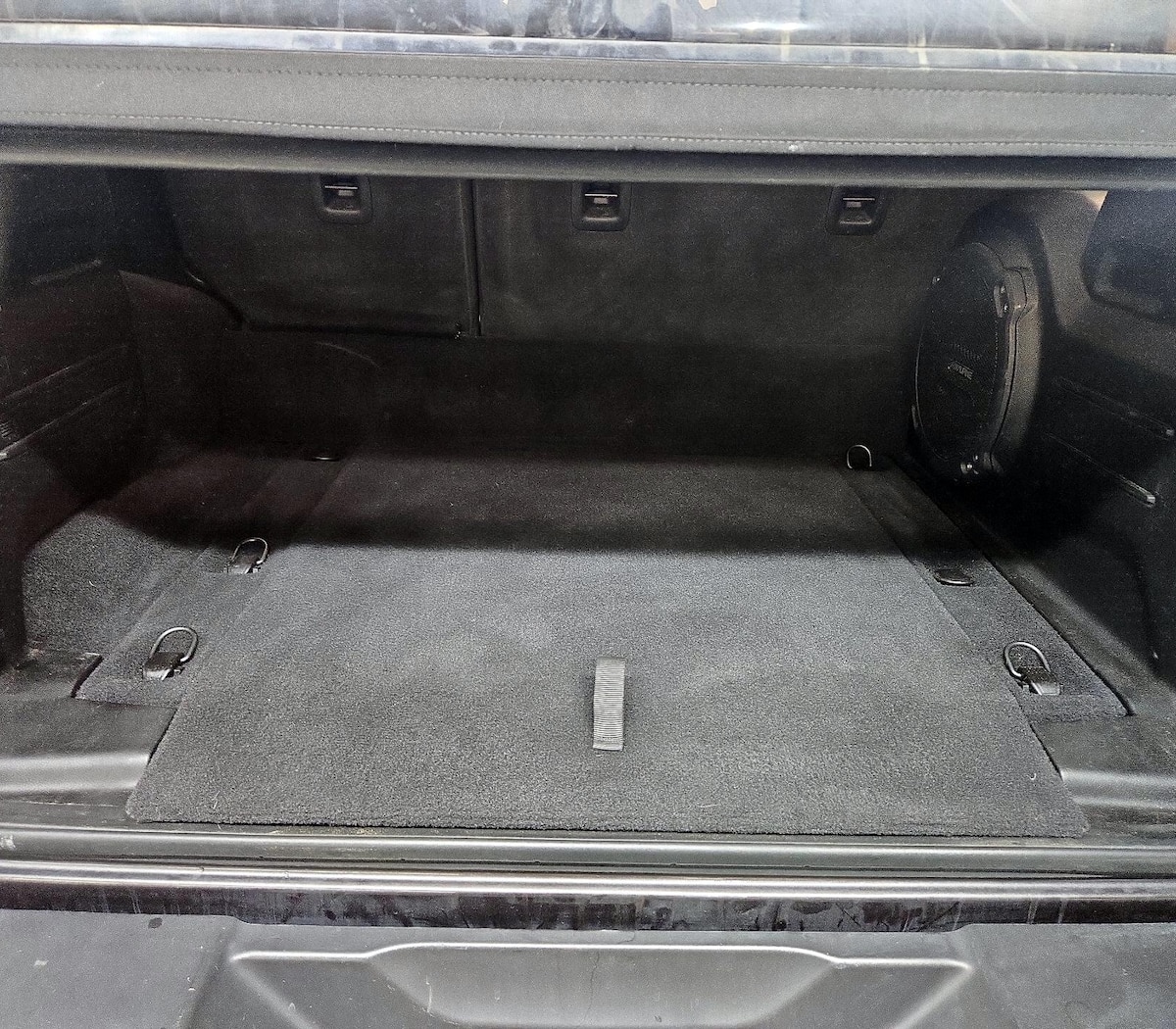 Trunk/Cargo (Seats Up)
