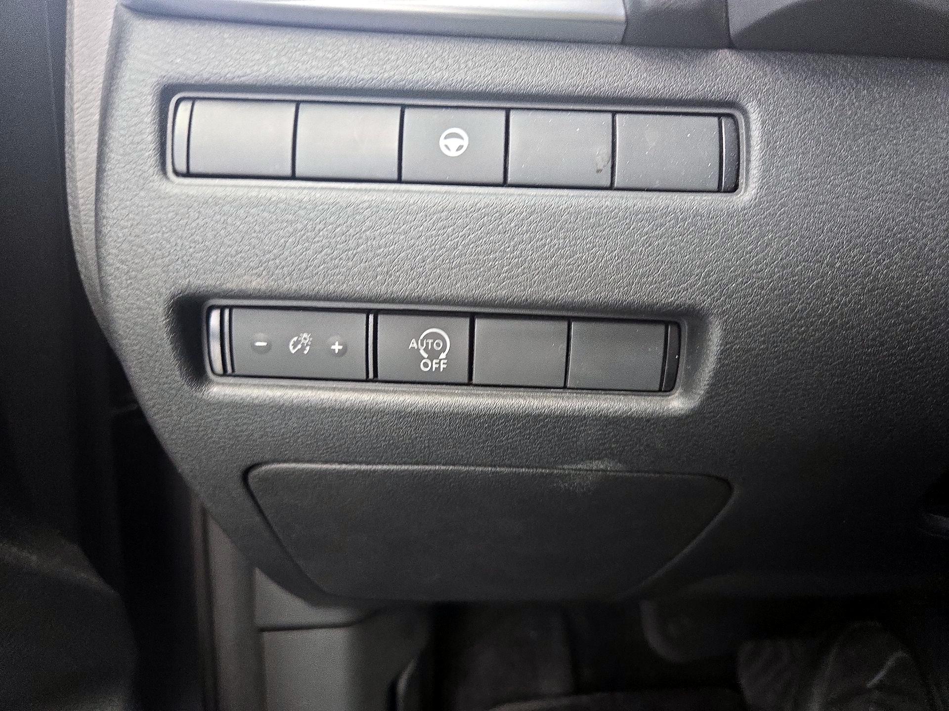 Thumbnail: 2023 Nissan Rogue - 13