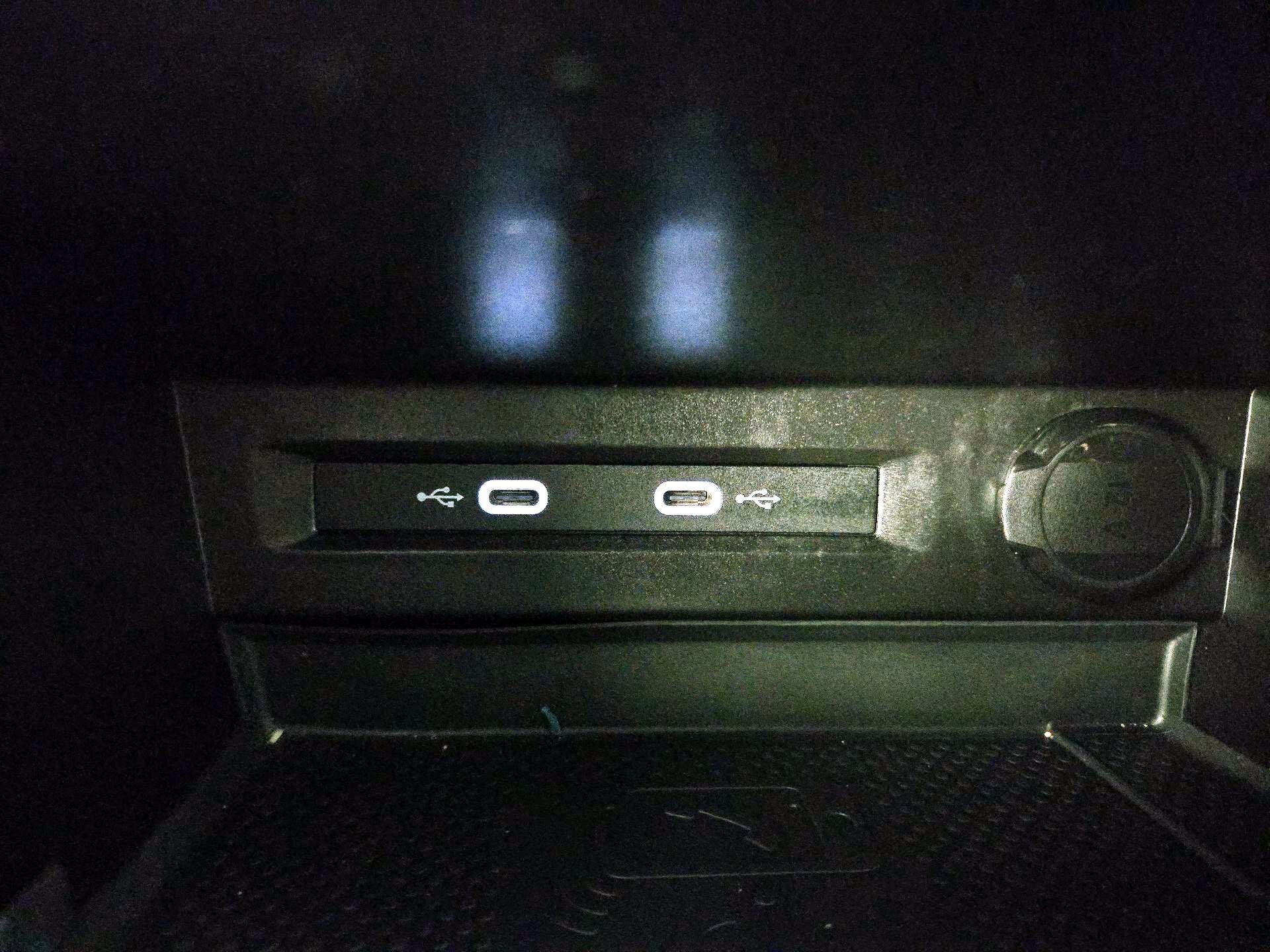 Thumbnail: 2022 Volkswagen Tiguan - 18