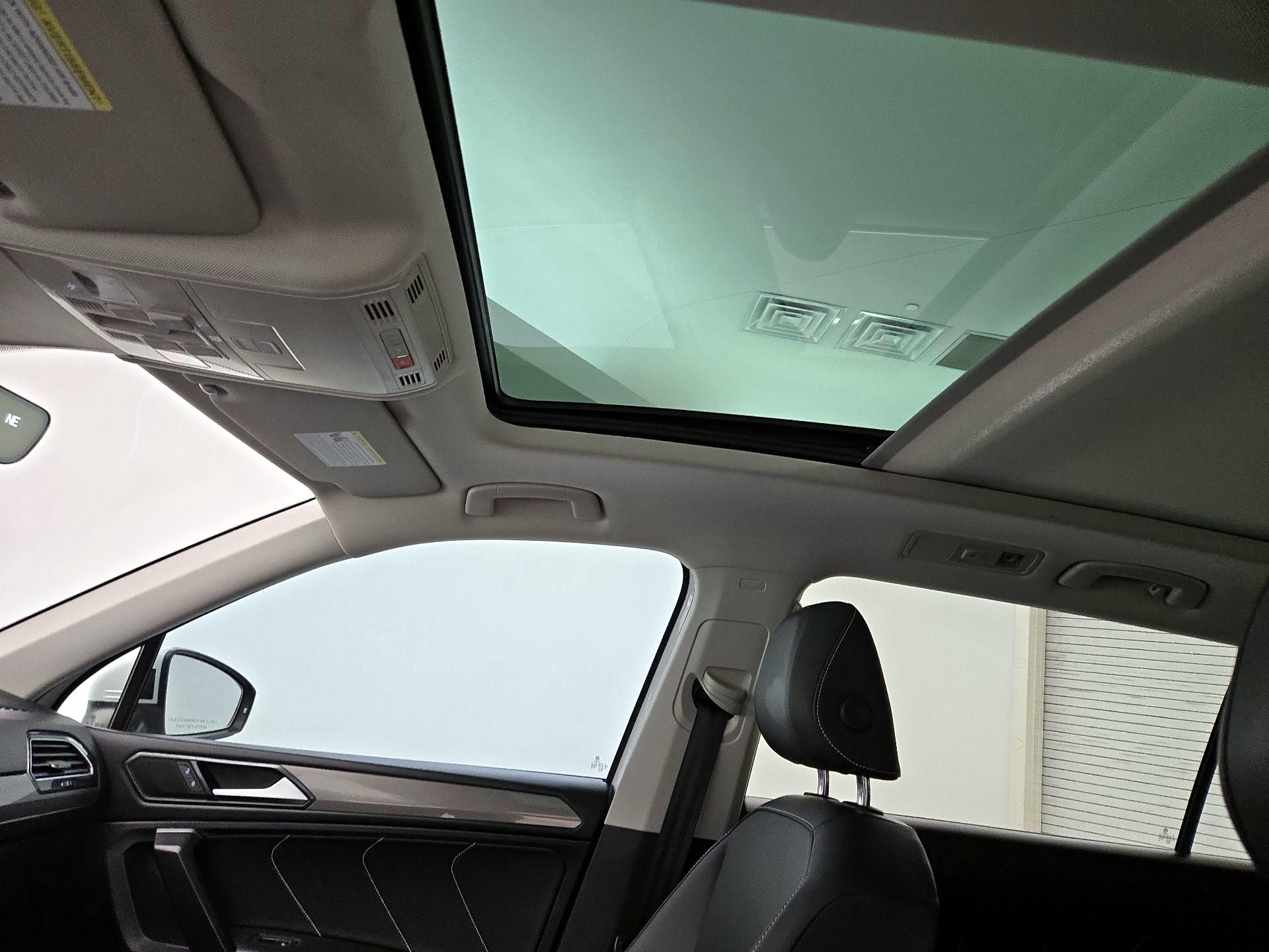 Thumbnail: 2022 Volkswagen Tiguan - 19