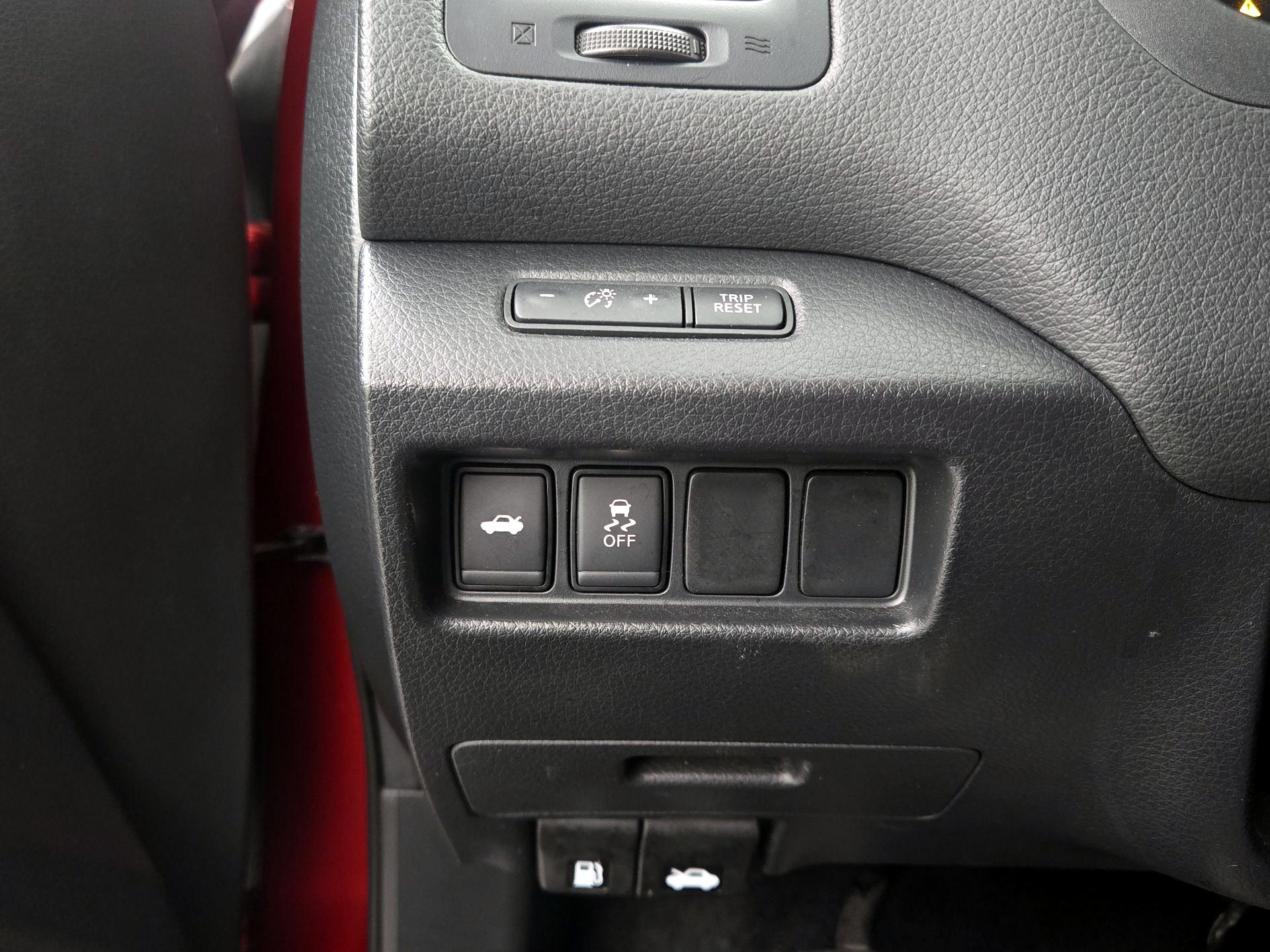 Thumbnail: 2018 Nissan Altima - 13