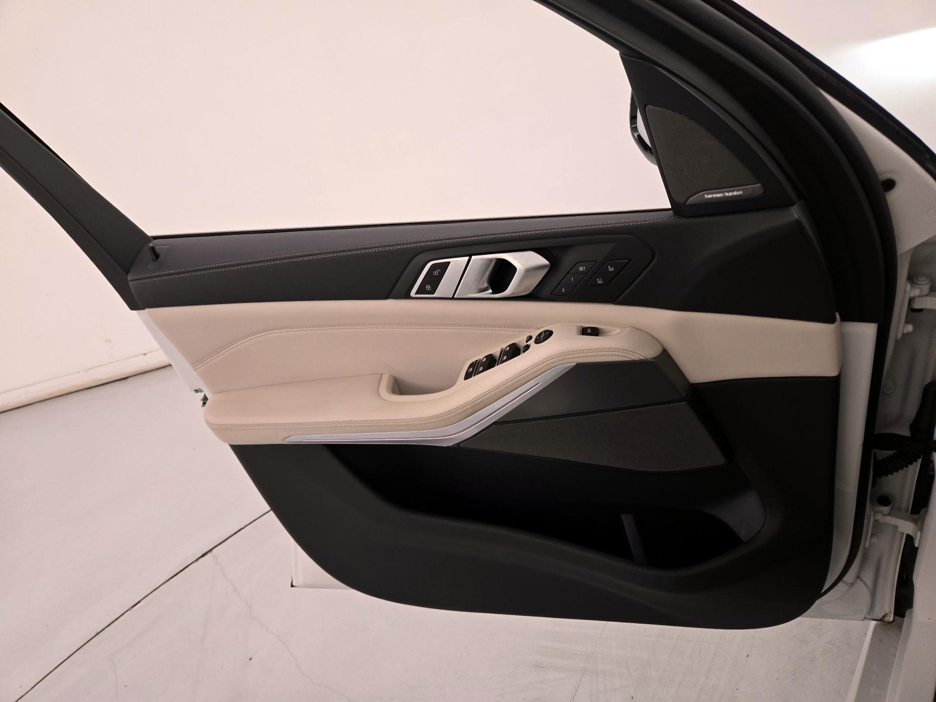 Thumbnail: 2021 BMW X5 - 12