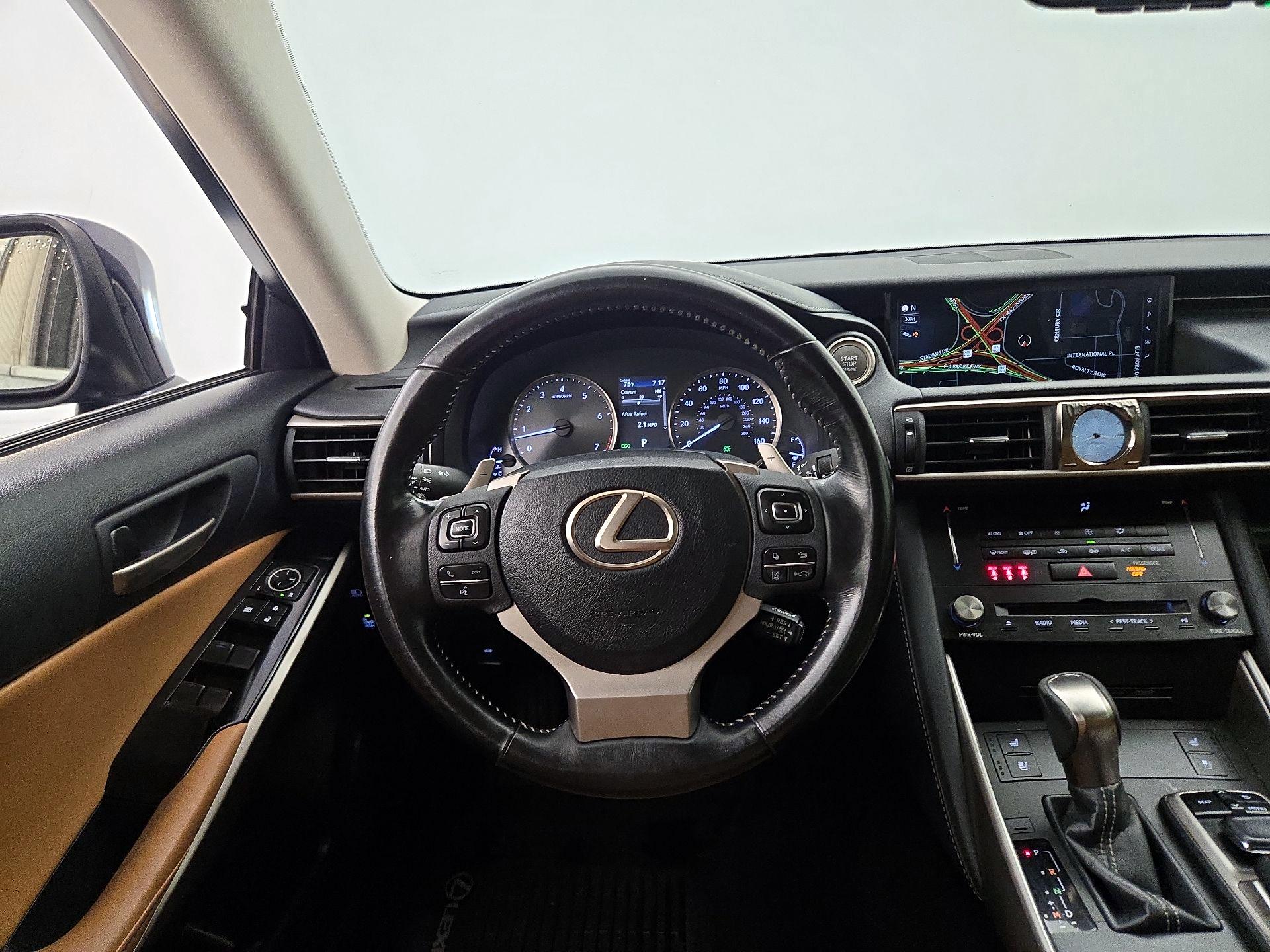Thumbnail: 2017 Lexus IS - 10