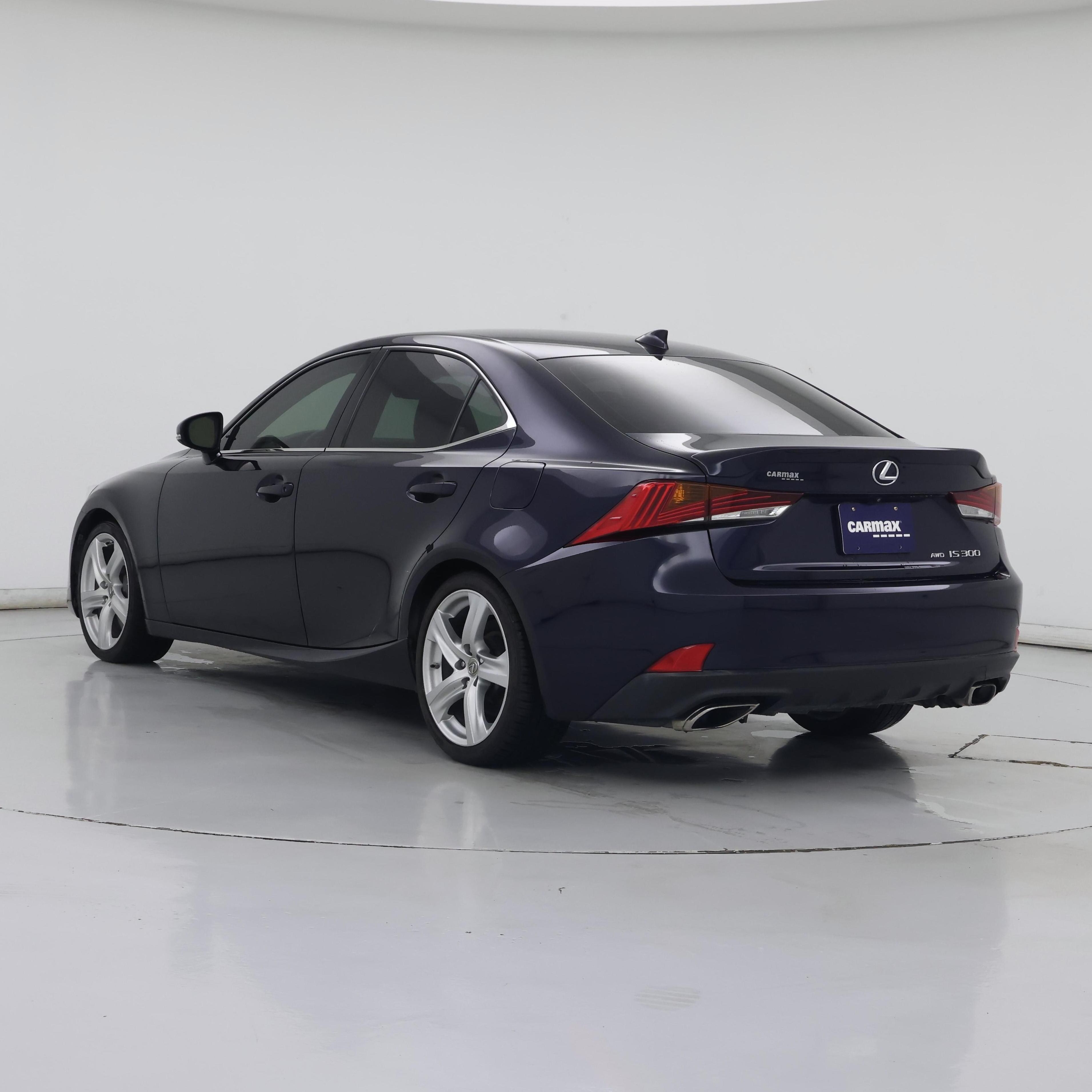 Thumbnail: 2017 Lexus IS - 2