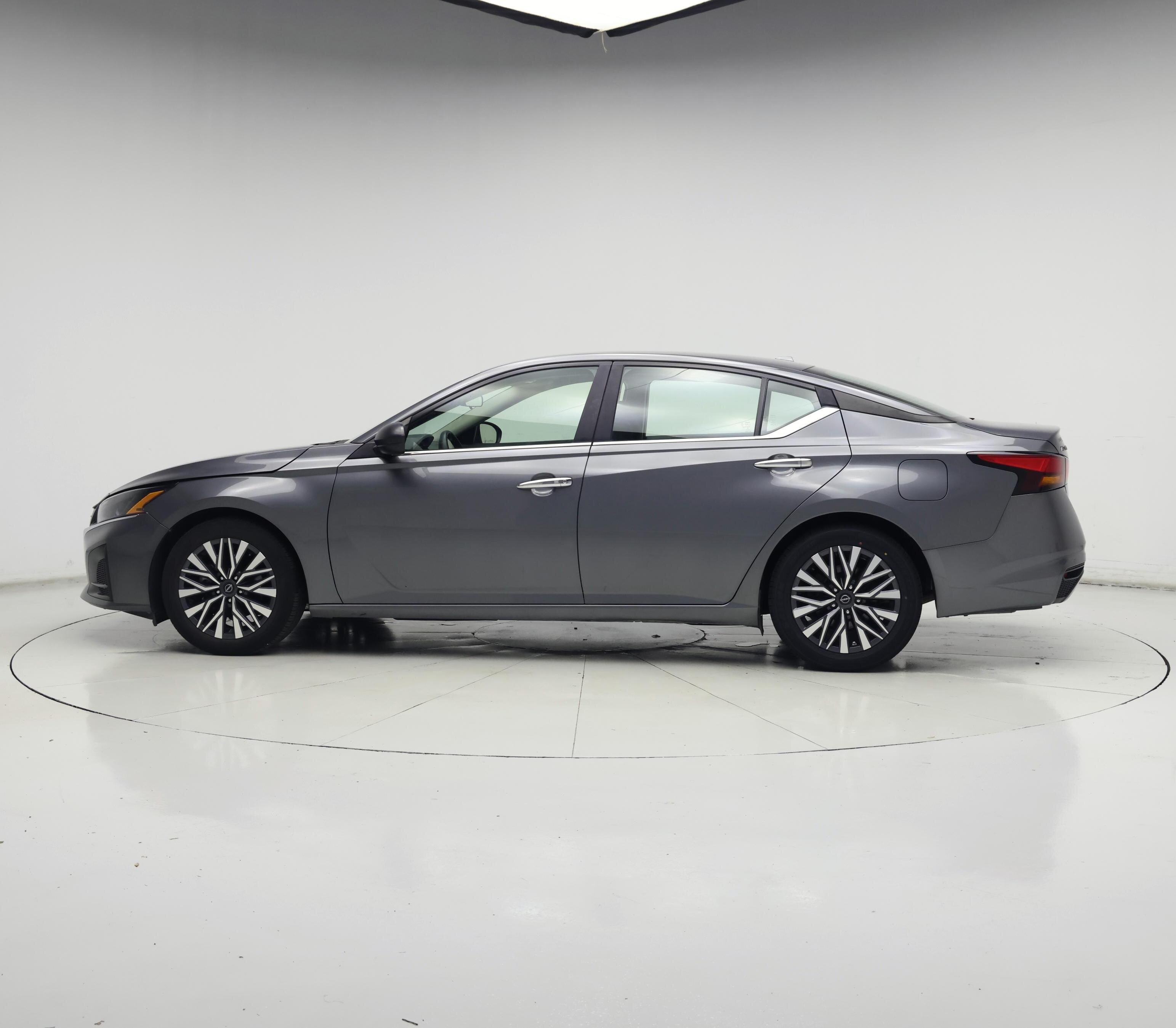 Thumbnail: 2024 Nissan Altima - 3