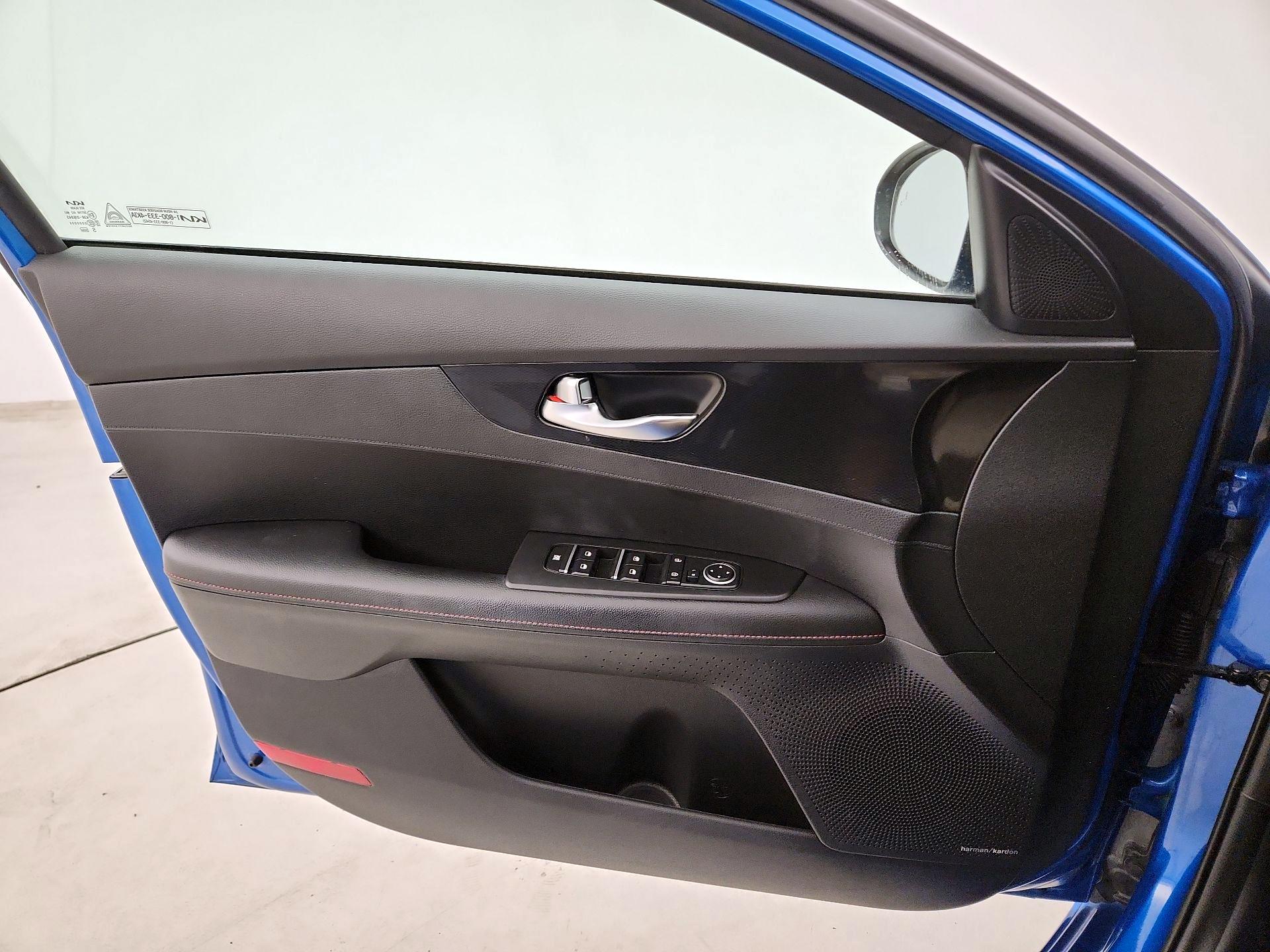 Thumbnail: 2022 Kia Forte - 12