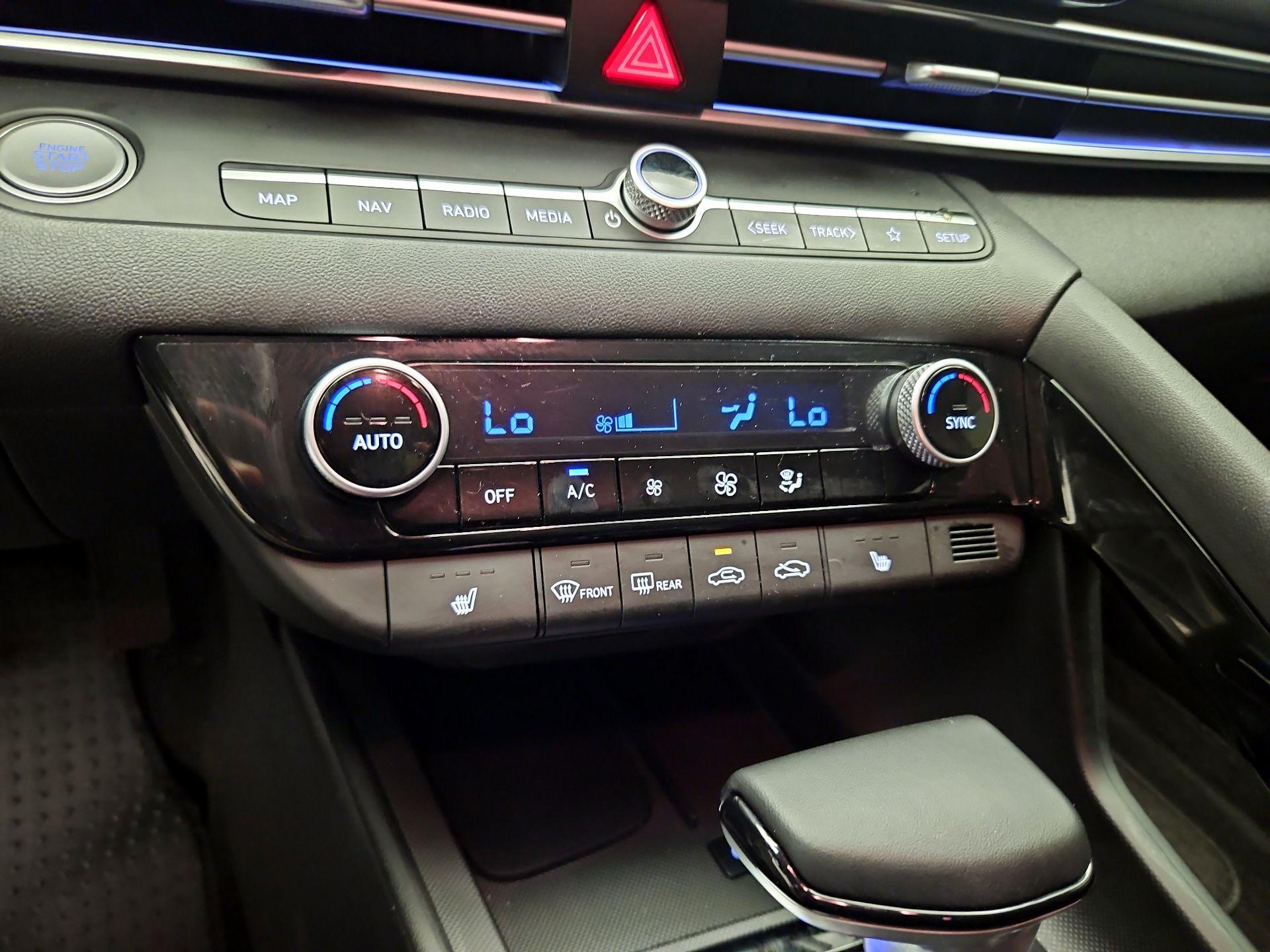 Thumbnail: 2024 Hyundai Elantra - 17